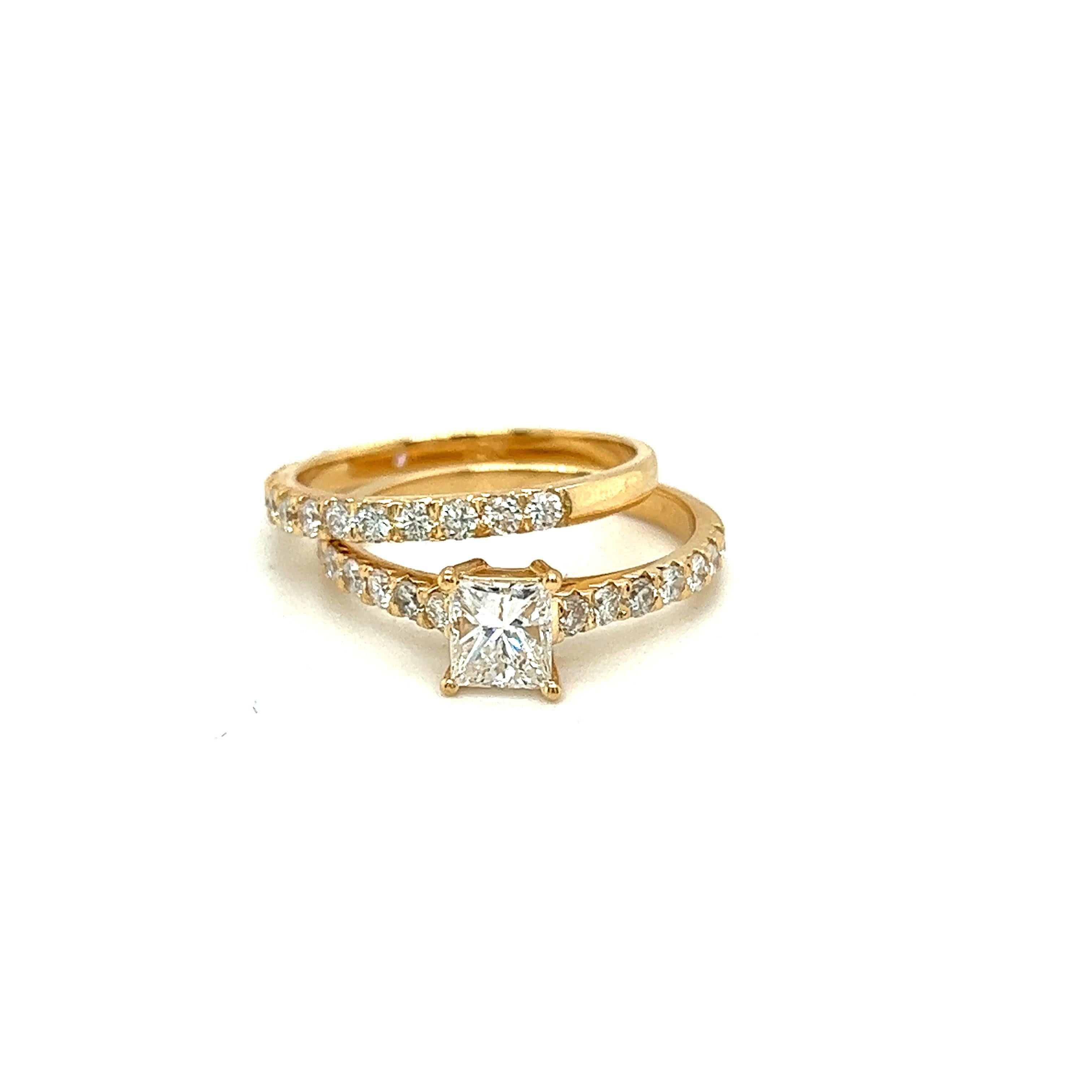 Engagement Ring AND Wedding Band
18k yellow gold engagement ring and wedding band set
Princess-cut 0.71ct SI-VS Natural earth mined diamonds
Side Diamond & DIA in band 0.86 ct
2mm shank

