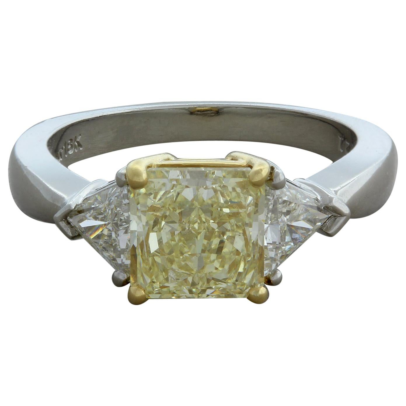 Princess Cut Fancy Yellow Diamond Platinum Gold Engagement Ring For Sale