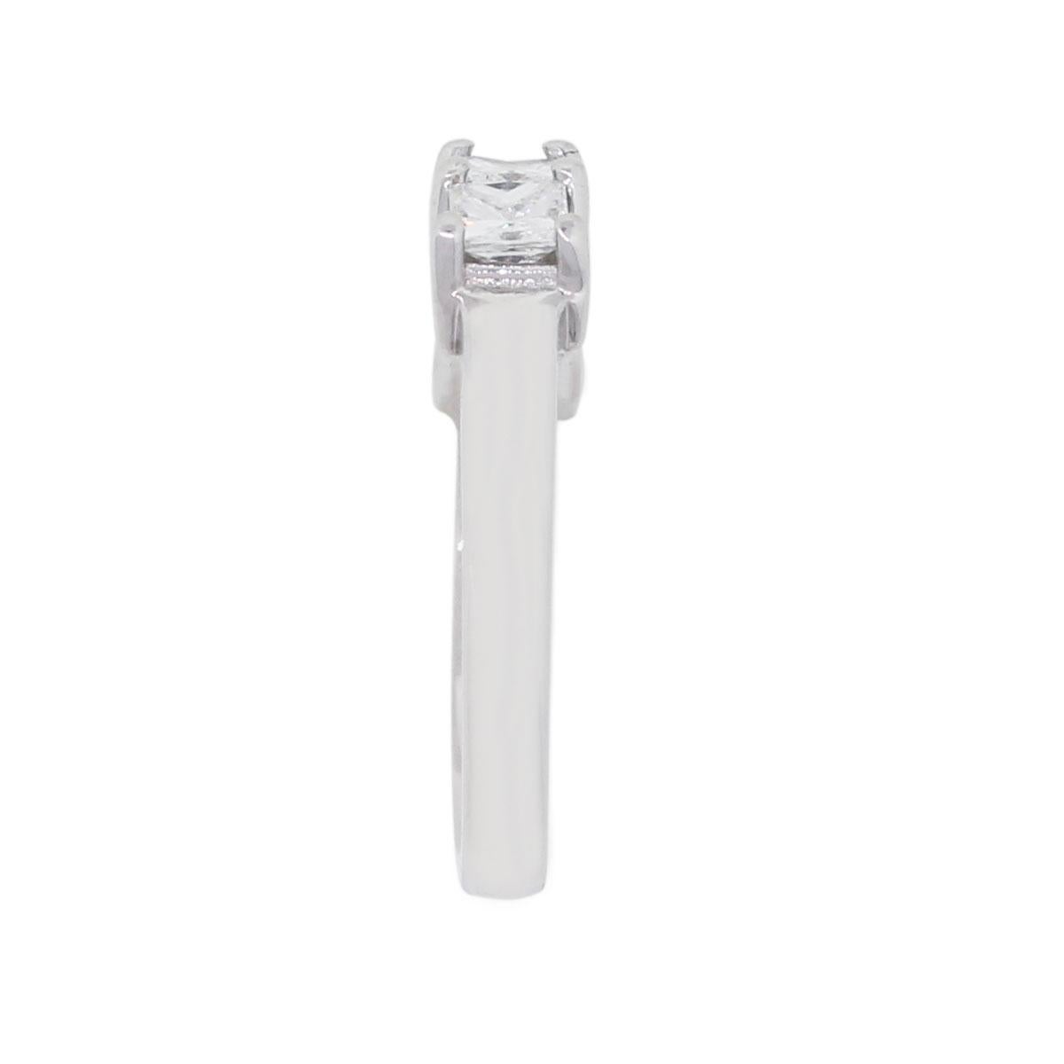Anillo de cinco diamantes talla princesa en venta 1