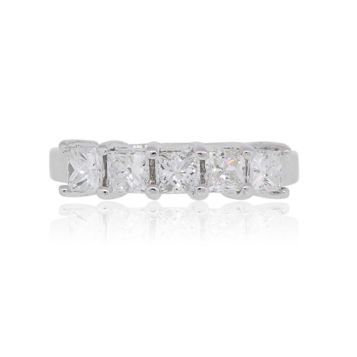 Anillo de cinco diamantes talla princesa en venta 3