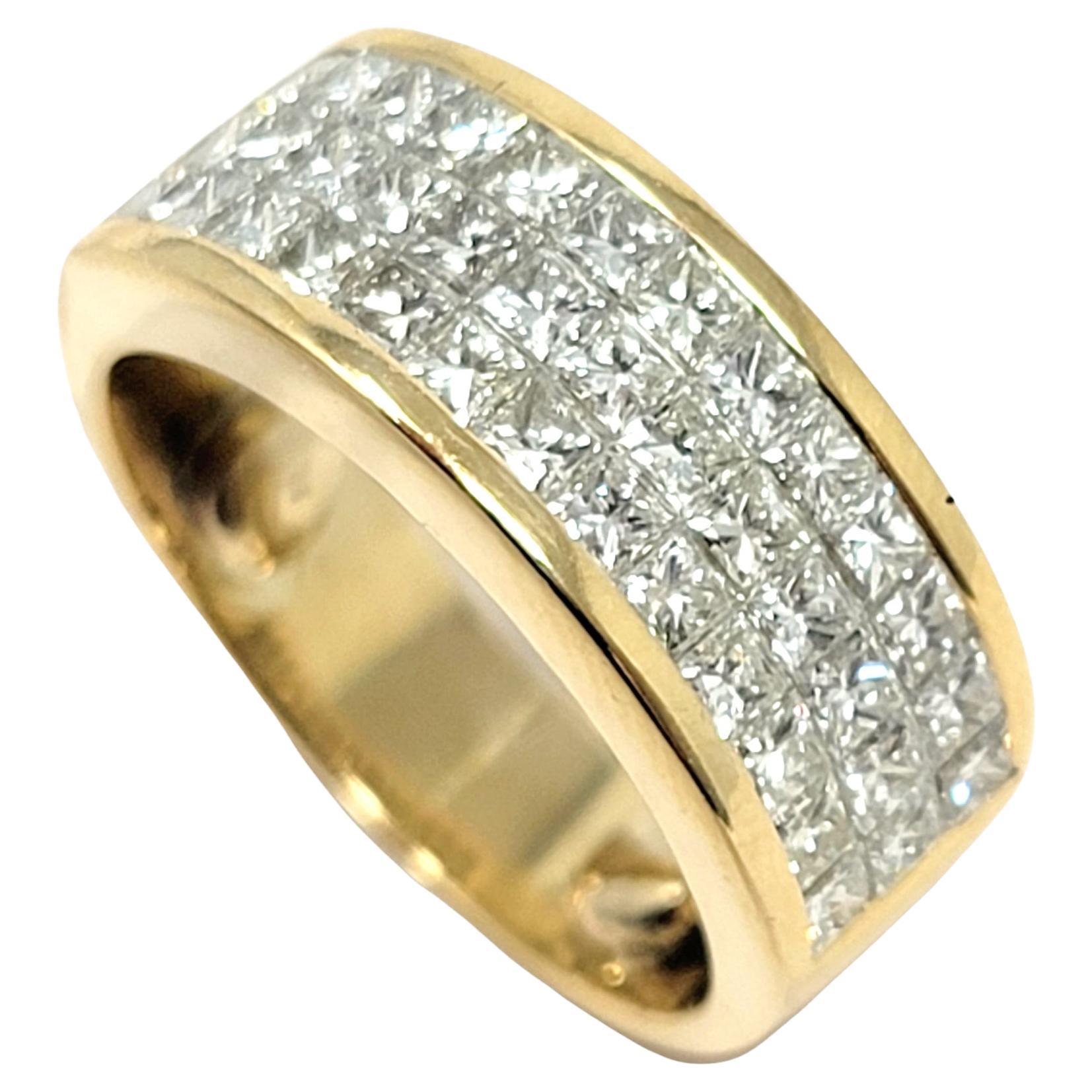 Unsichtbarer dreireihiger Diamantring mit Prinzessinnenschliff aus 18 Karat Gelbgold im Angebot