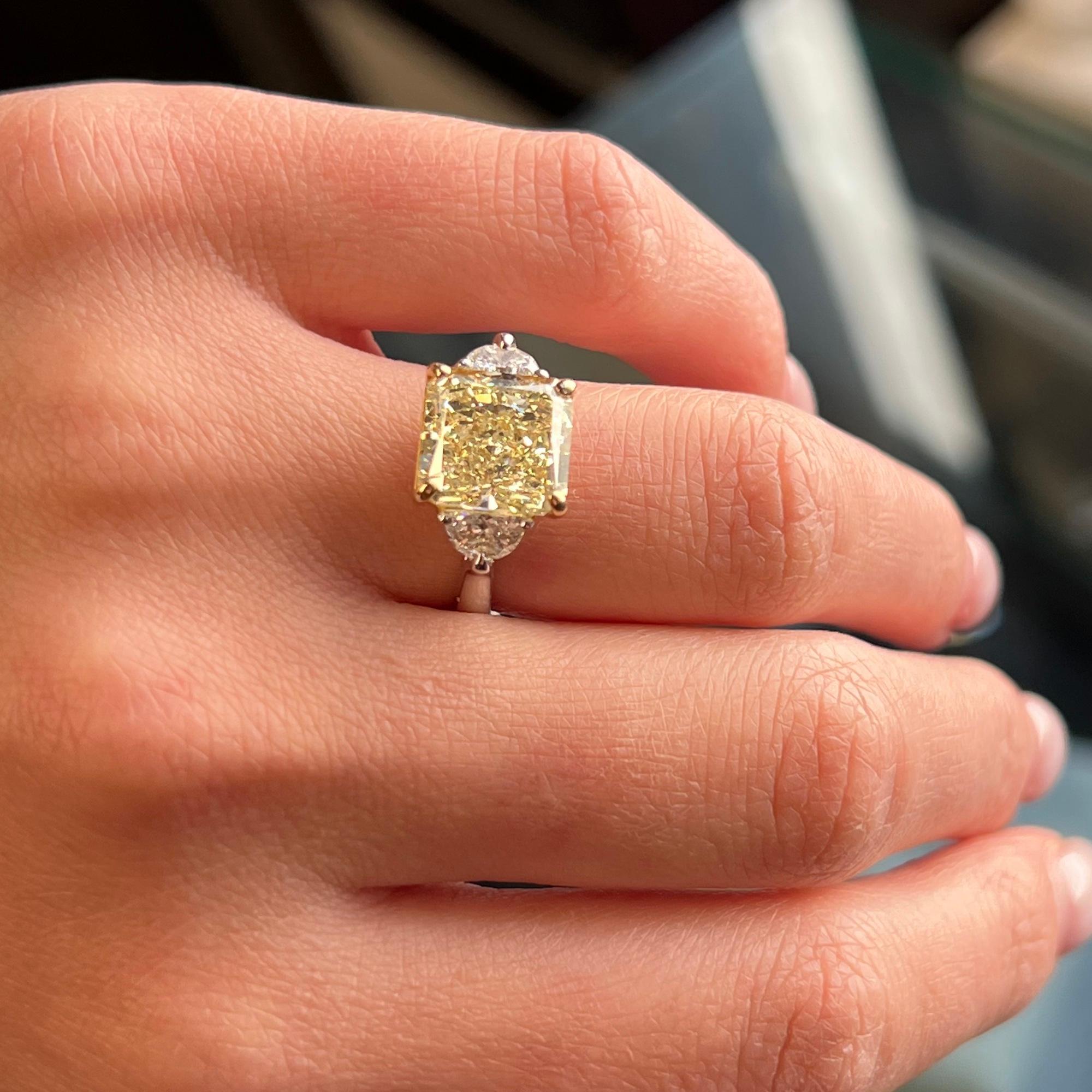 Bague diamant jaune clair taille princesse Platine Or jaune 18K 5,36cts en vente 1