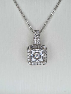 Pendentif Moissanite taille princesse en argent sterling 925 Collier minimaliste.
