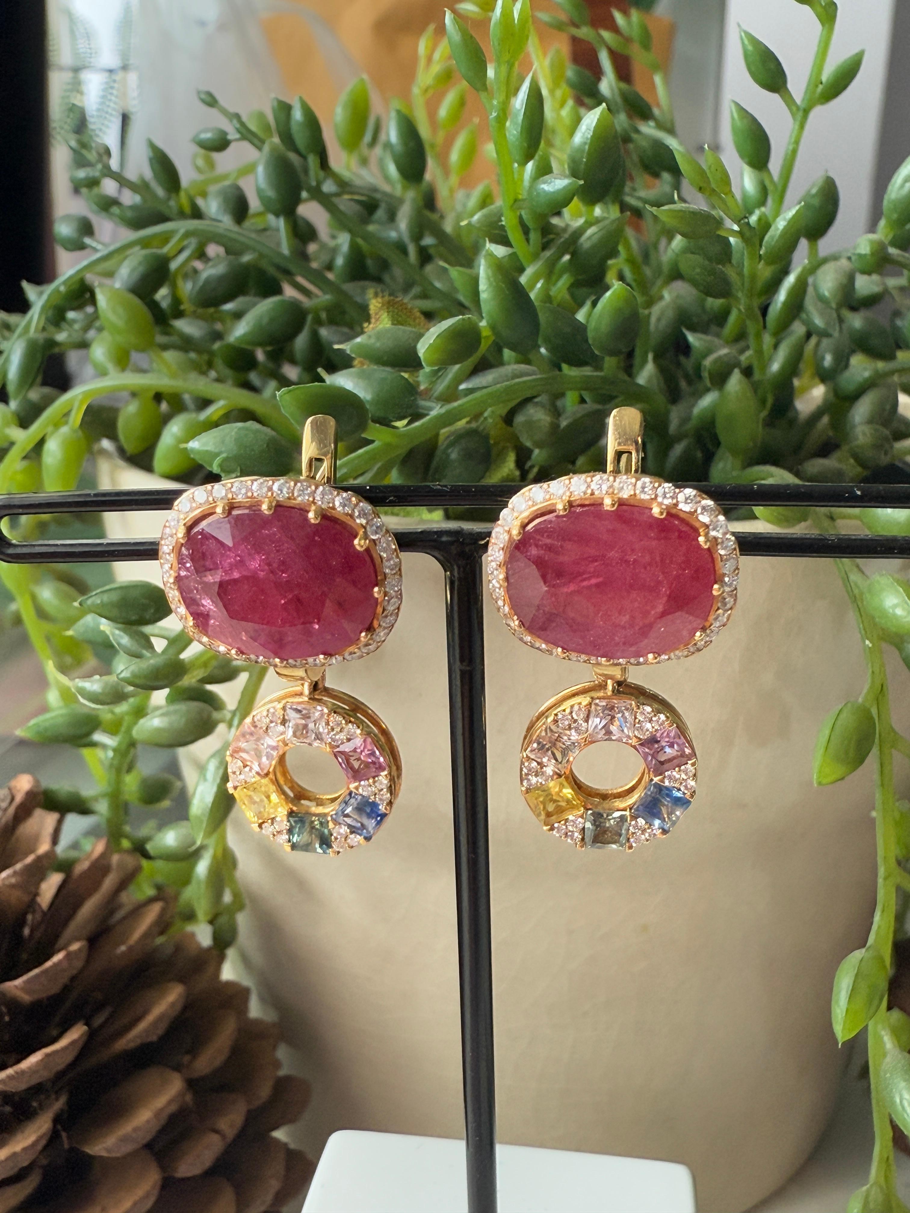 Princess Cut Multi Colour Sapphires, White Diamonds, Oval Rubies in 18K Gold For Sale 4