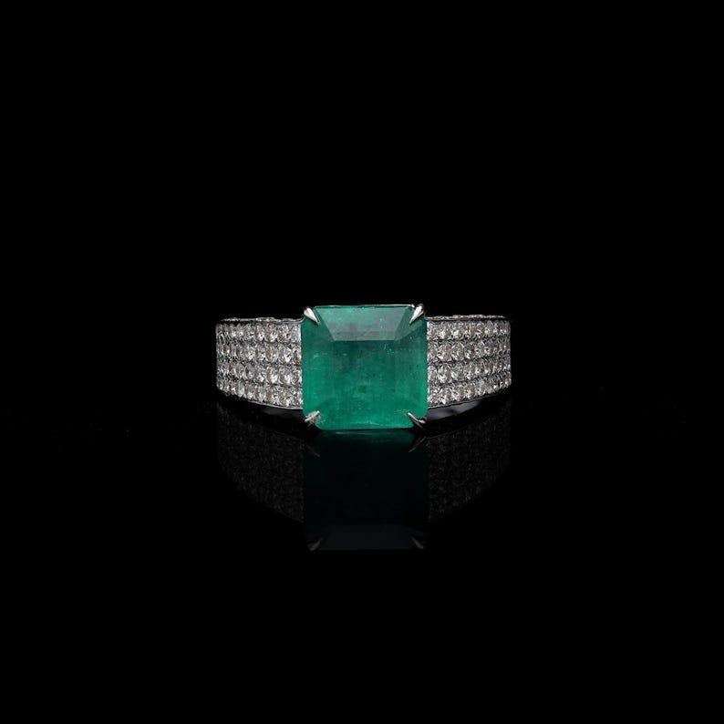 Prinzessinnenschliff Natürlicher Smaragd Diamant Goldring in 18k (Zeitgenössisch) im Angebot