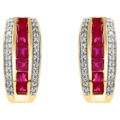 Clous d'oreilles en or jaune 14 carats avec rubis naturel de taille princesse et diamants