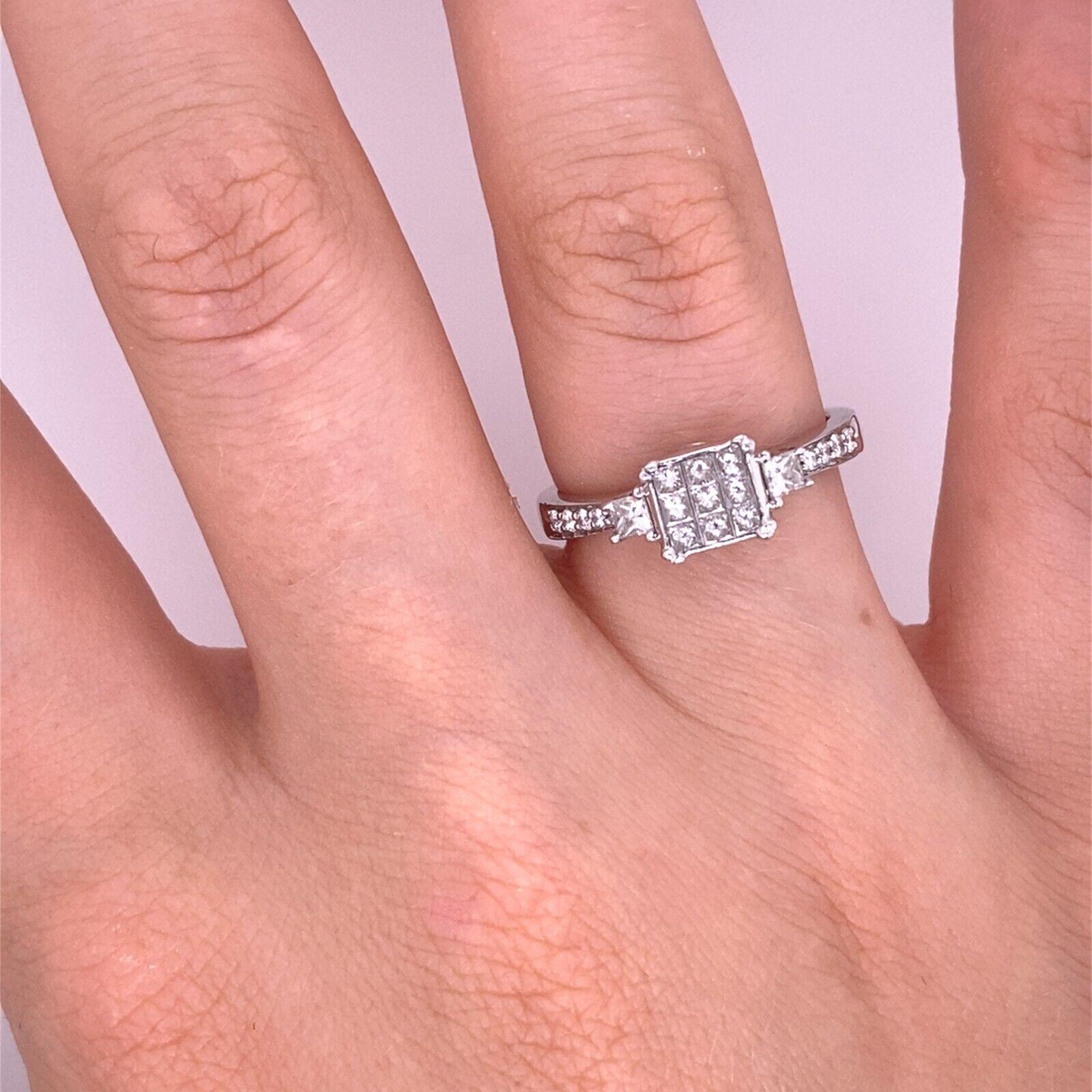Round Cut Princess Cut Round 0.50ct Diamond Ring For Sale