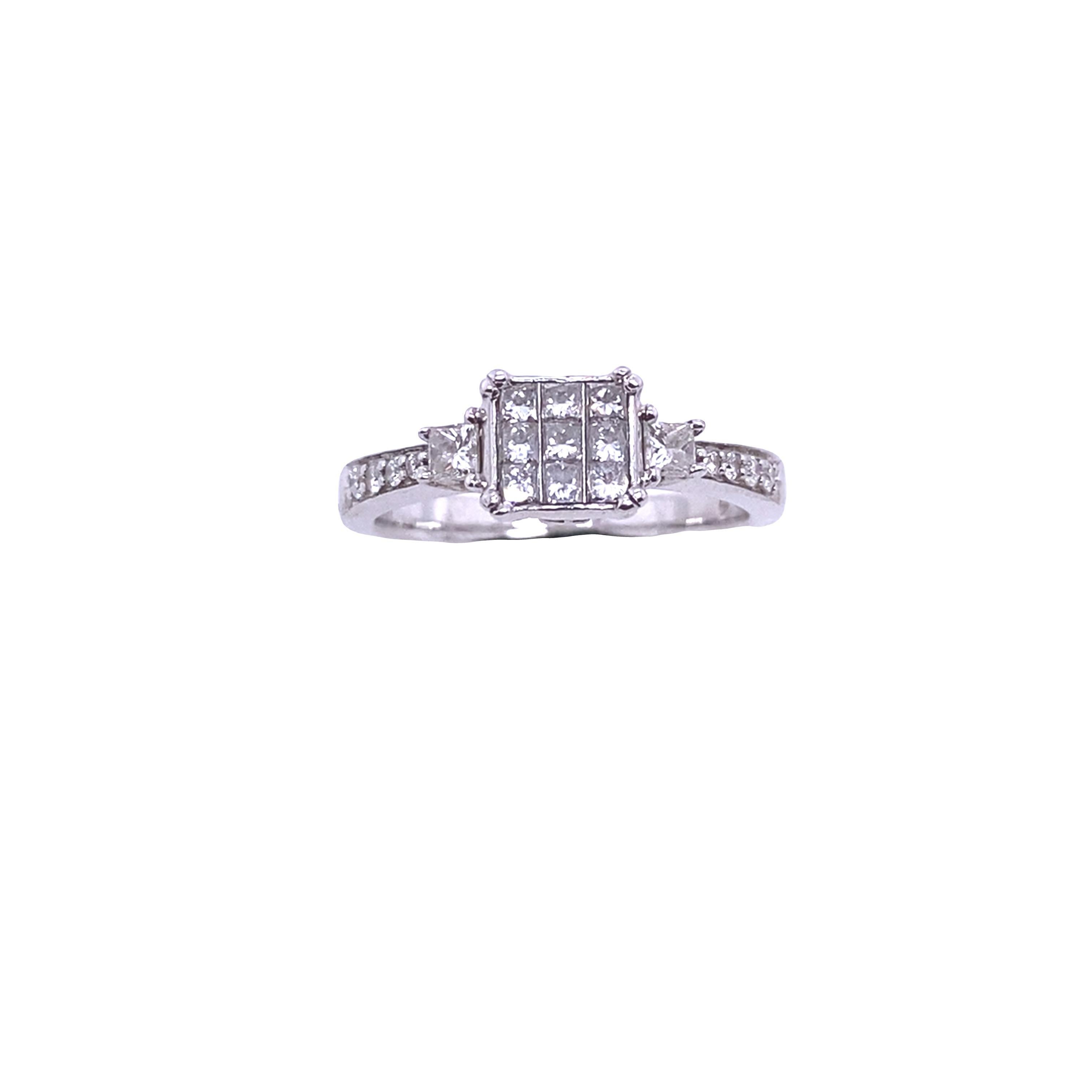 Princess Cut Round 0.50ct Diamond Ring In Good Condition For Sale In London, GB