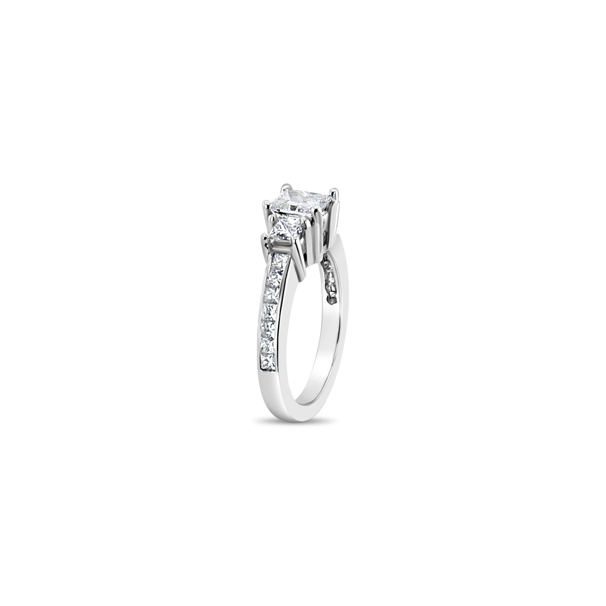 Princess Cut Three-Stone Diamond Engagement Ring In New Condition For Sale In Sugar Land, TX