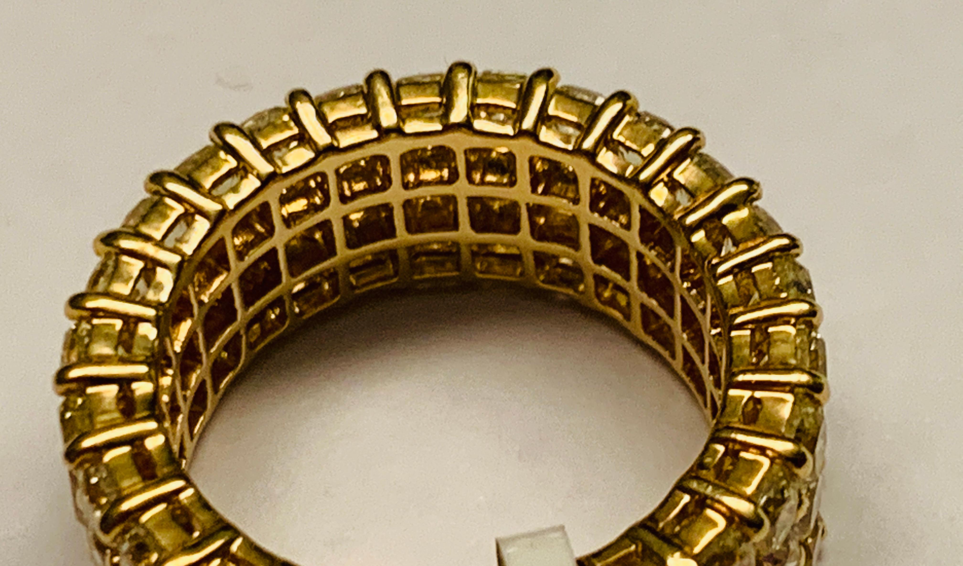Princess Cut Triple Row Eternity Gold Ring with 11.58 Carat Yellow Diamonds In New Condition For Sale In Zurich, Zollstrasse