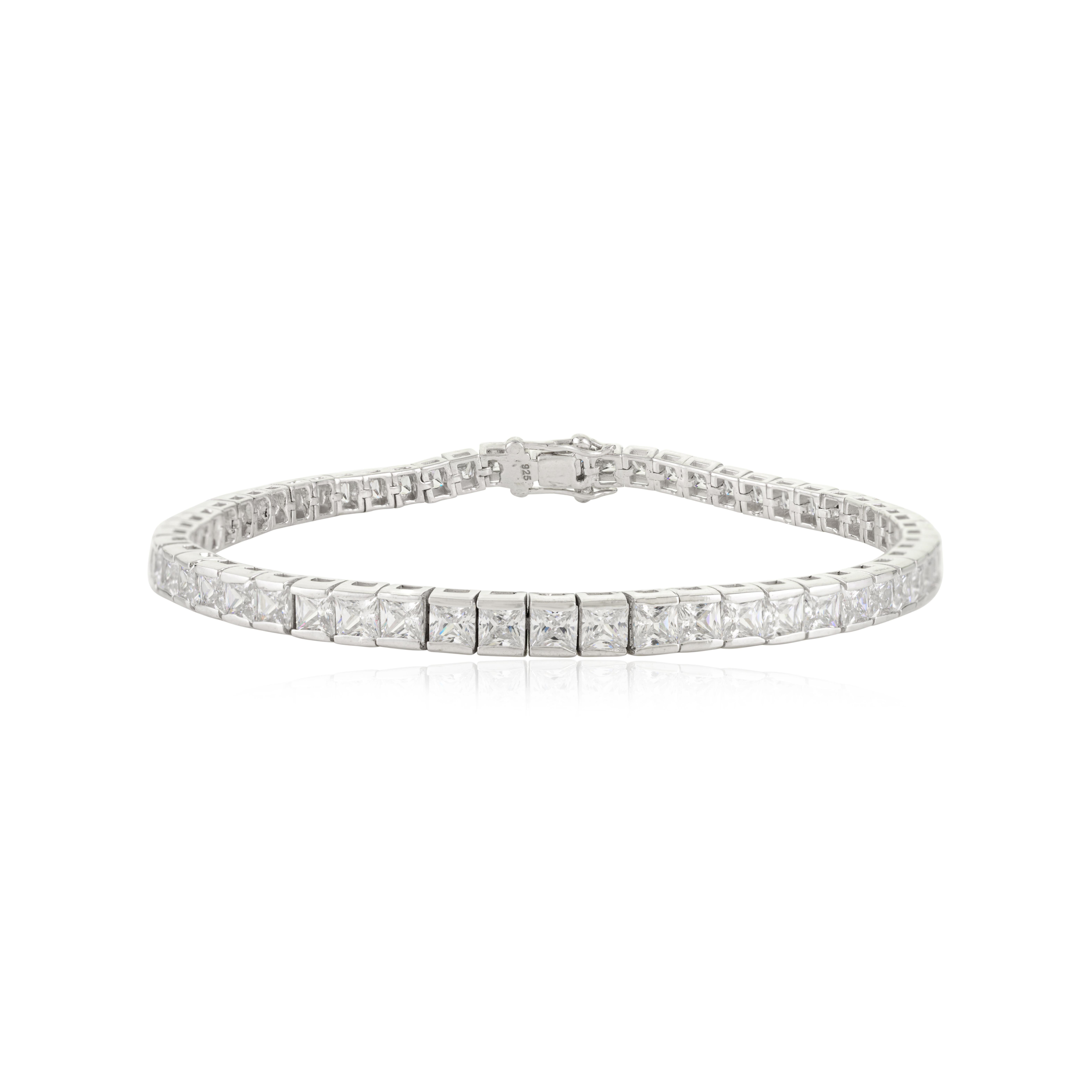 Bracciale tennis di fidanzamento con zirconi bianchi taglio principessa per lei in A. Silver in vendita 3