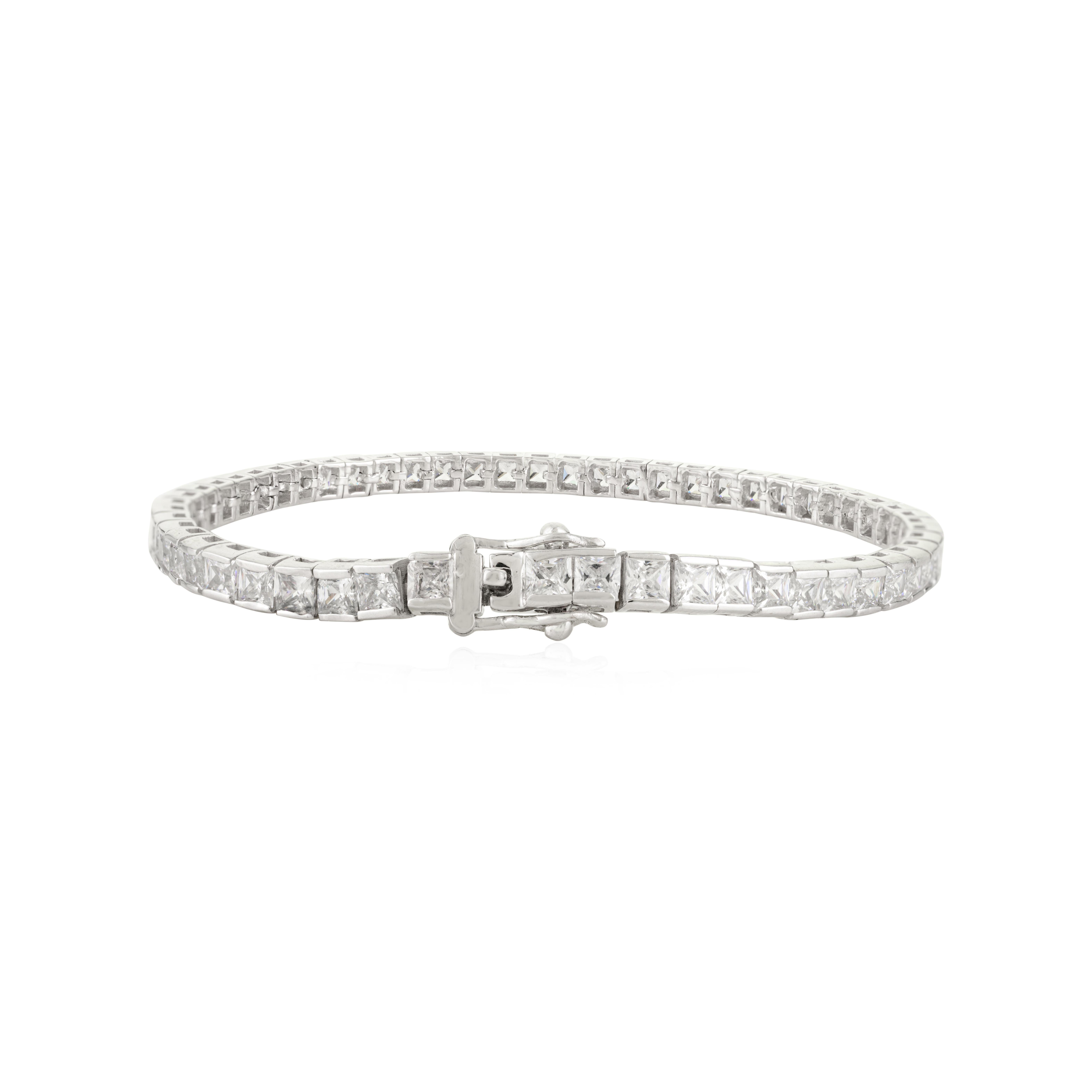Bracciale tennis di fidanzamento con zirconi bianchi taglio principessa per lei in A. Silver in vendita 1