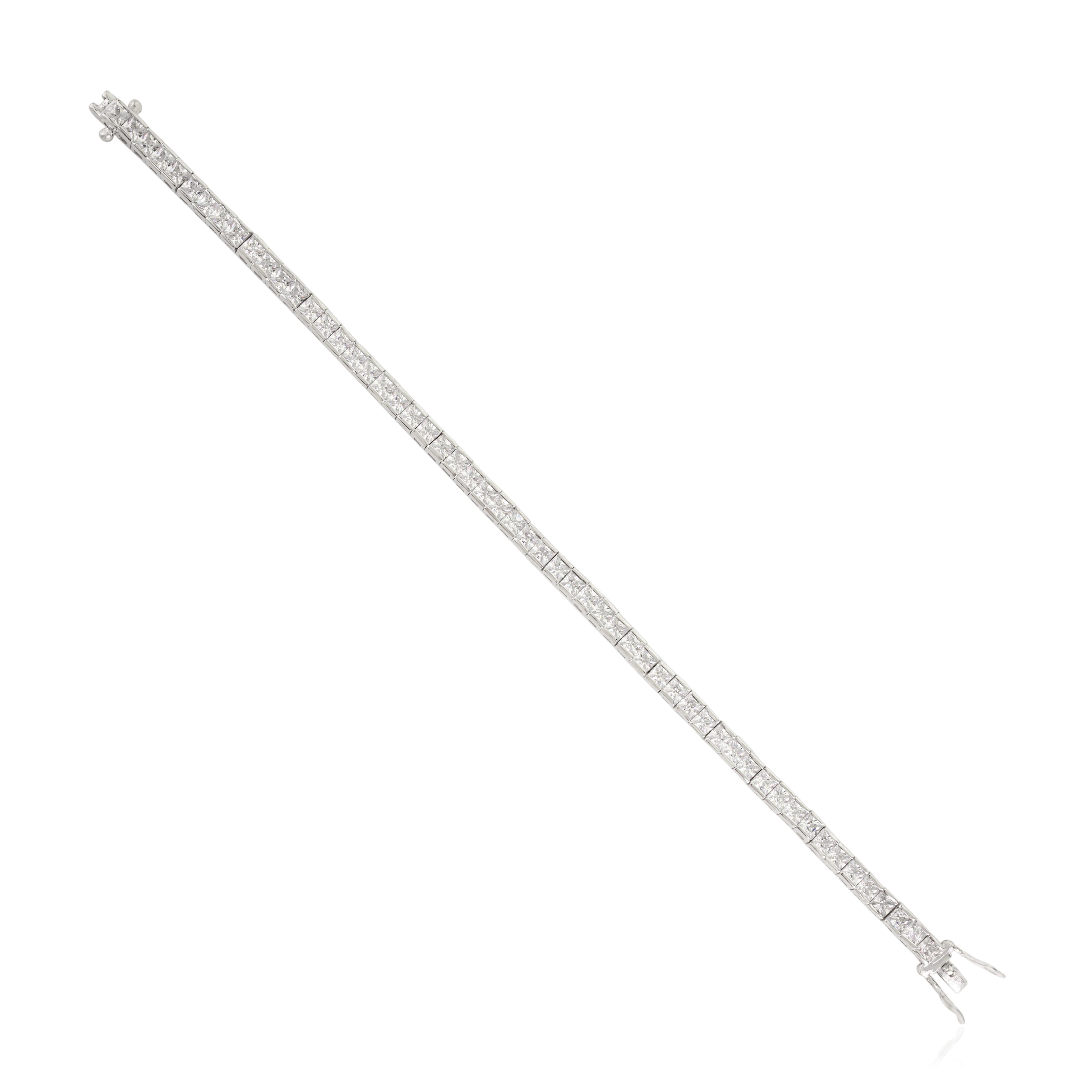 Bracciale tennis di fidanzamento con zirconi bianchi taglio principessa per lei in A. Silver in vendita 5
