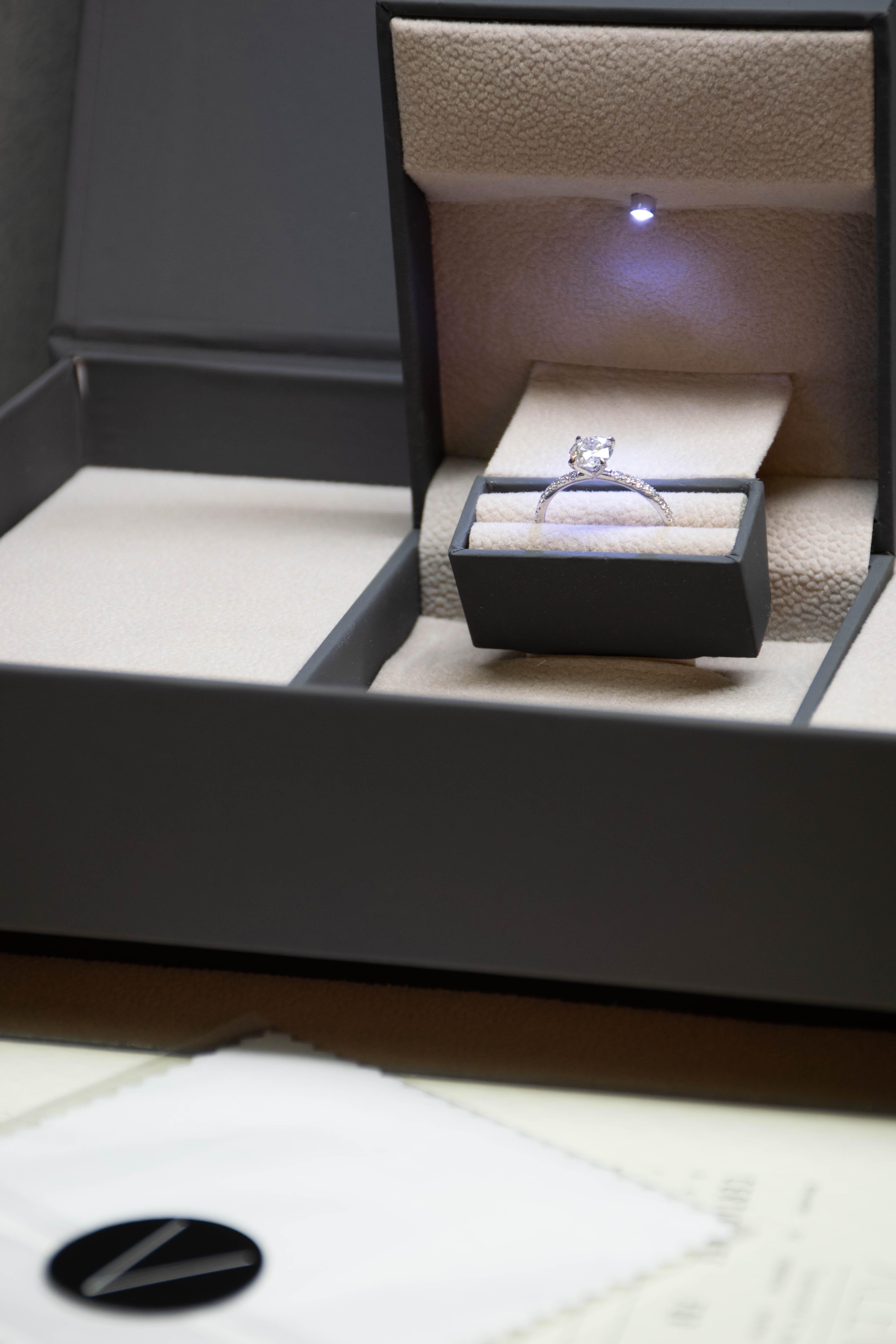Women's Princess Diamond engagement Ring For Sale