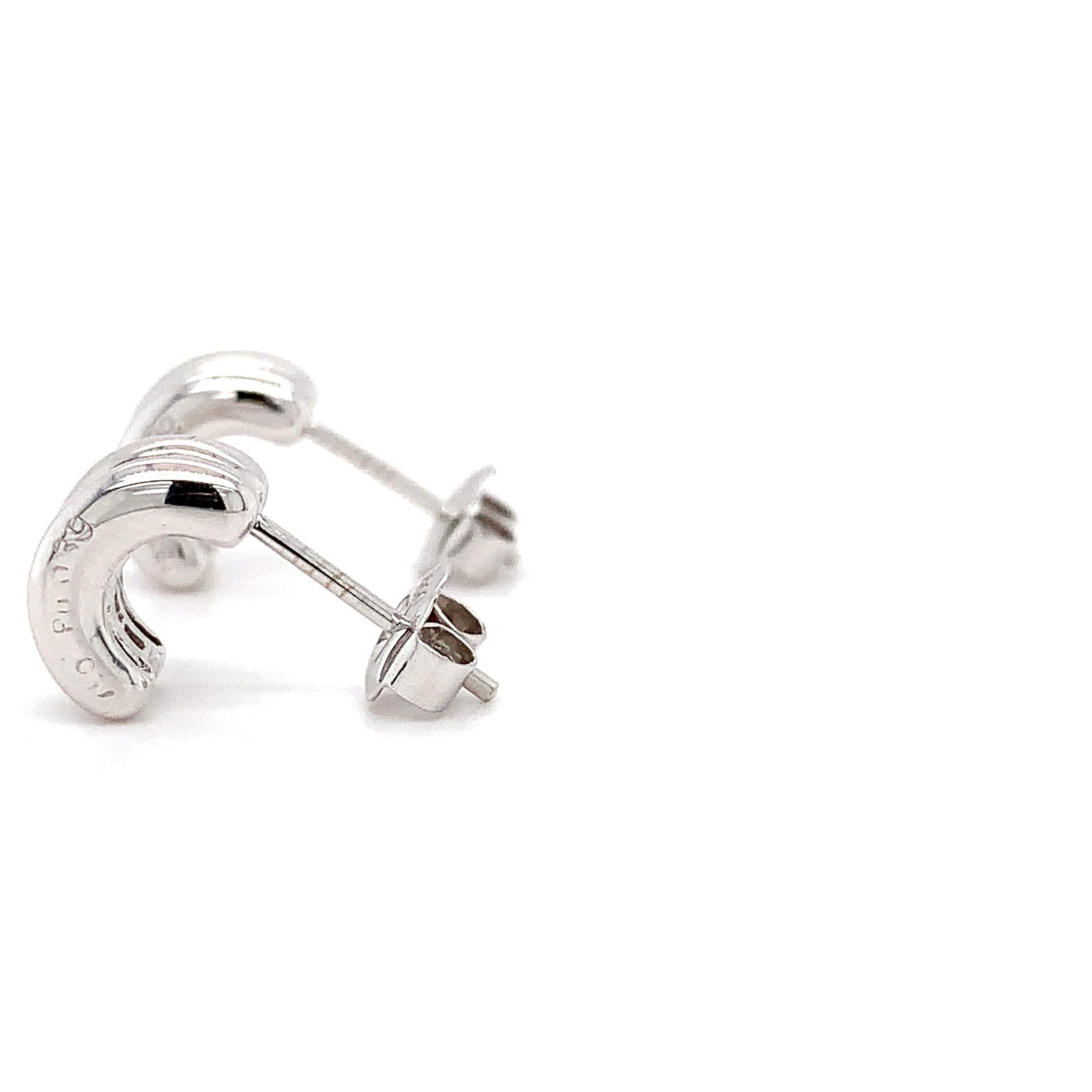 Princess diamond hoop earrings 18k white gold In New Condition For Sale In London, GB