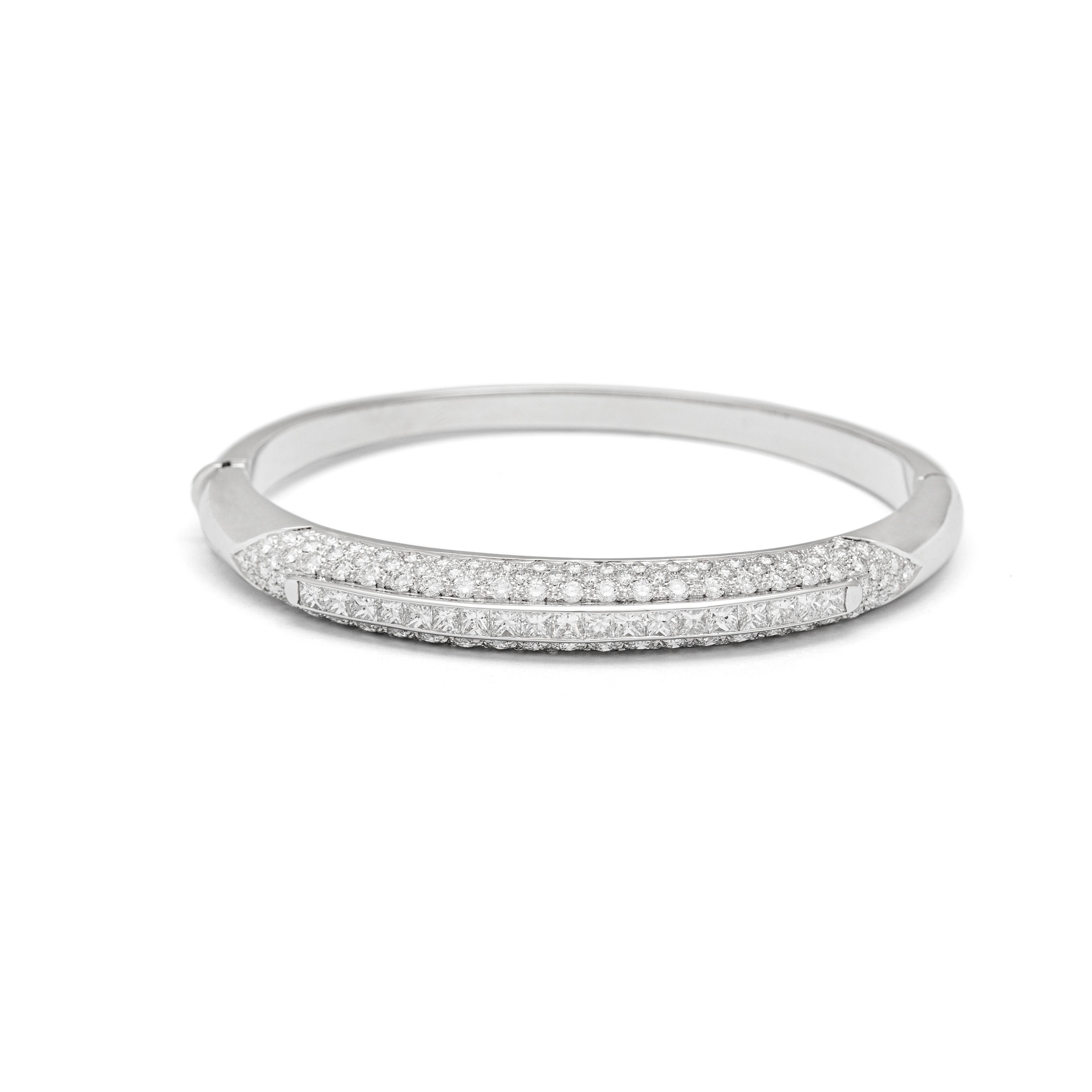 Contemporain Bracelet en or blanc 18K avec diamant Princesse en vente