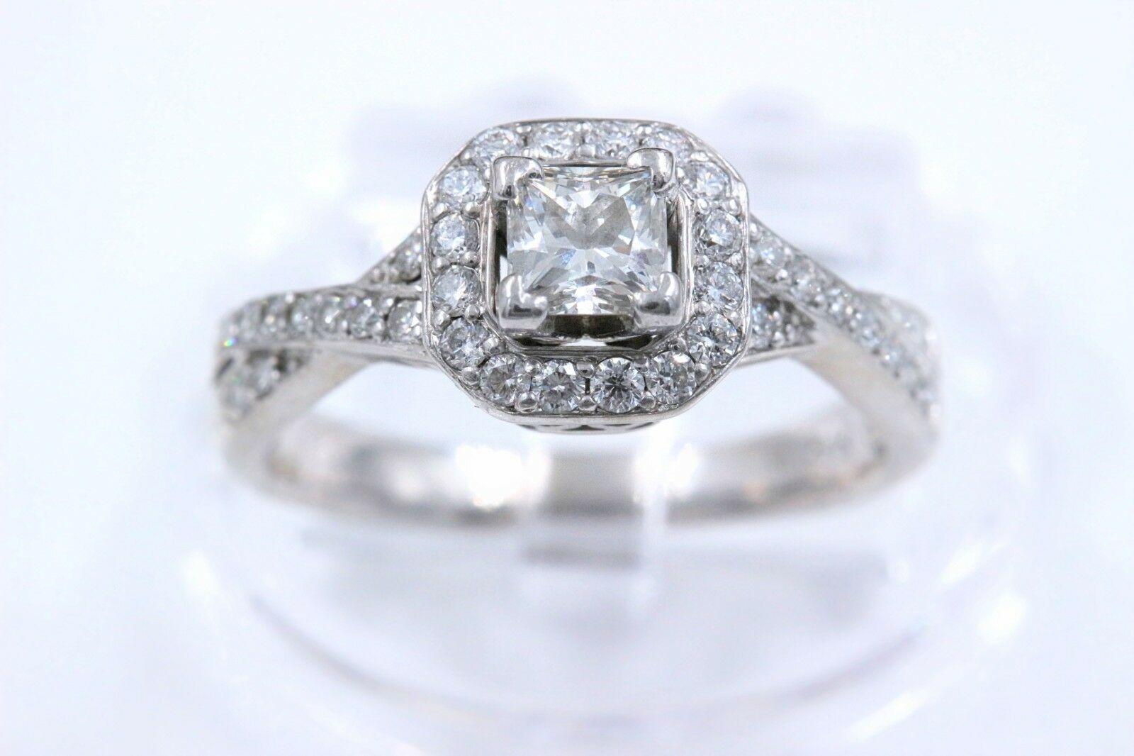 Princess Halo Twisted Diamond Engagement Ring 14 Karat White Gold 1 Carat In Excellent Condition For Sale In San Diego, CA