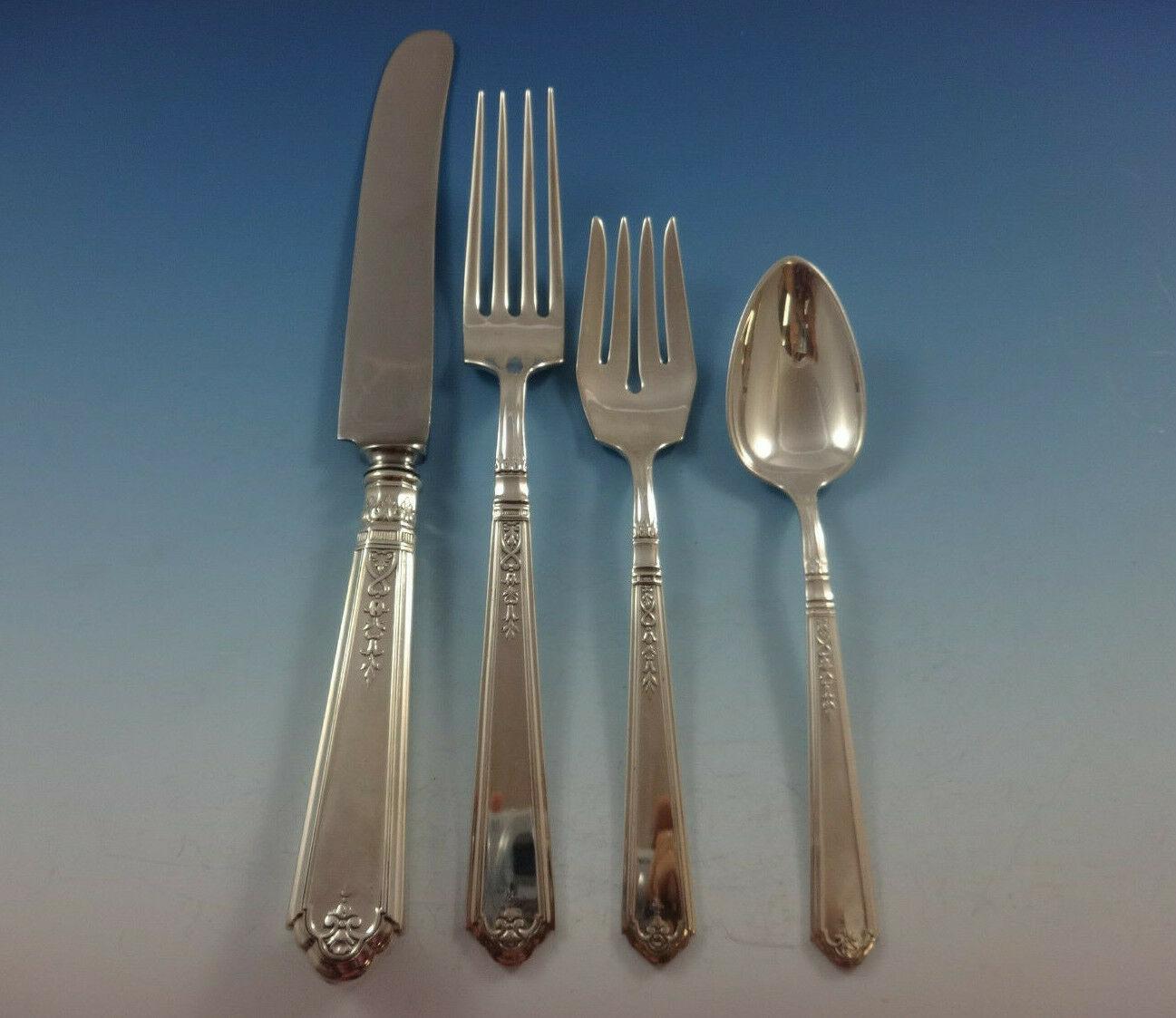 Beautiful Princess Patricia by Durgin / Gorham sterling silver dinner size flatware set of 36 pieces. This set includes:

6 dinner size knives, 9 5/8