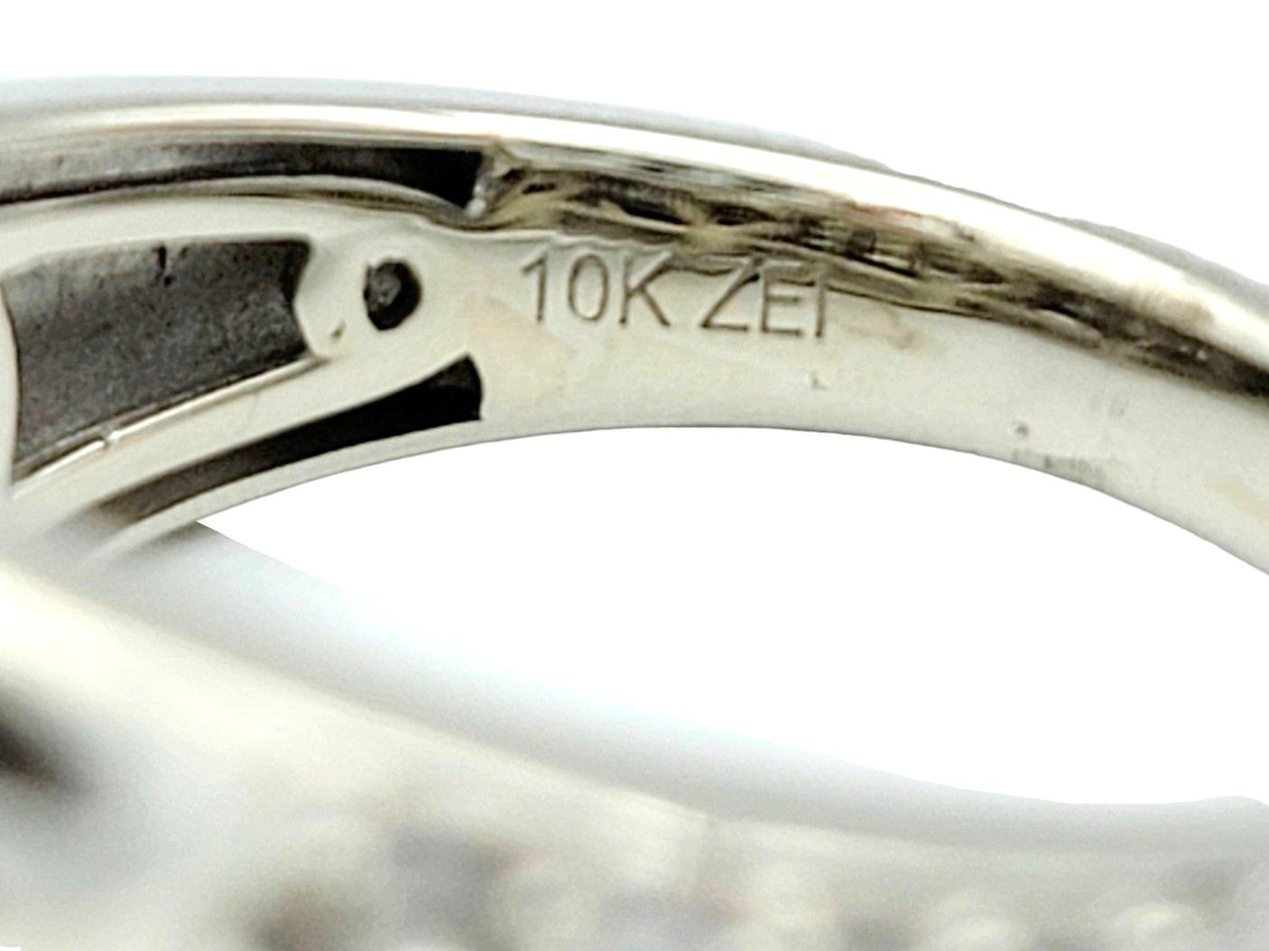 Prinzessin, runder und quadratischer Baguette-Cluster-Diamantring aus poliertem Weißgold im Angebot 1