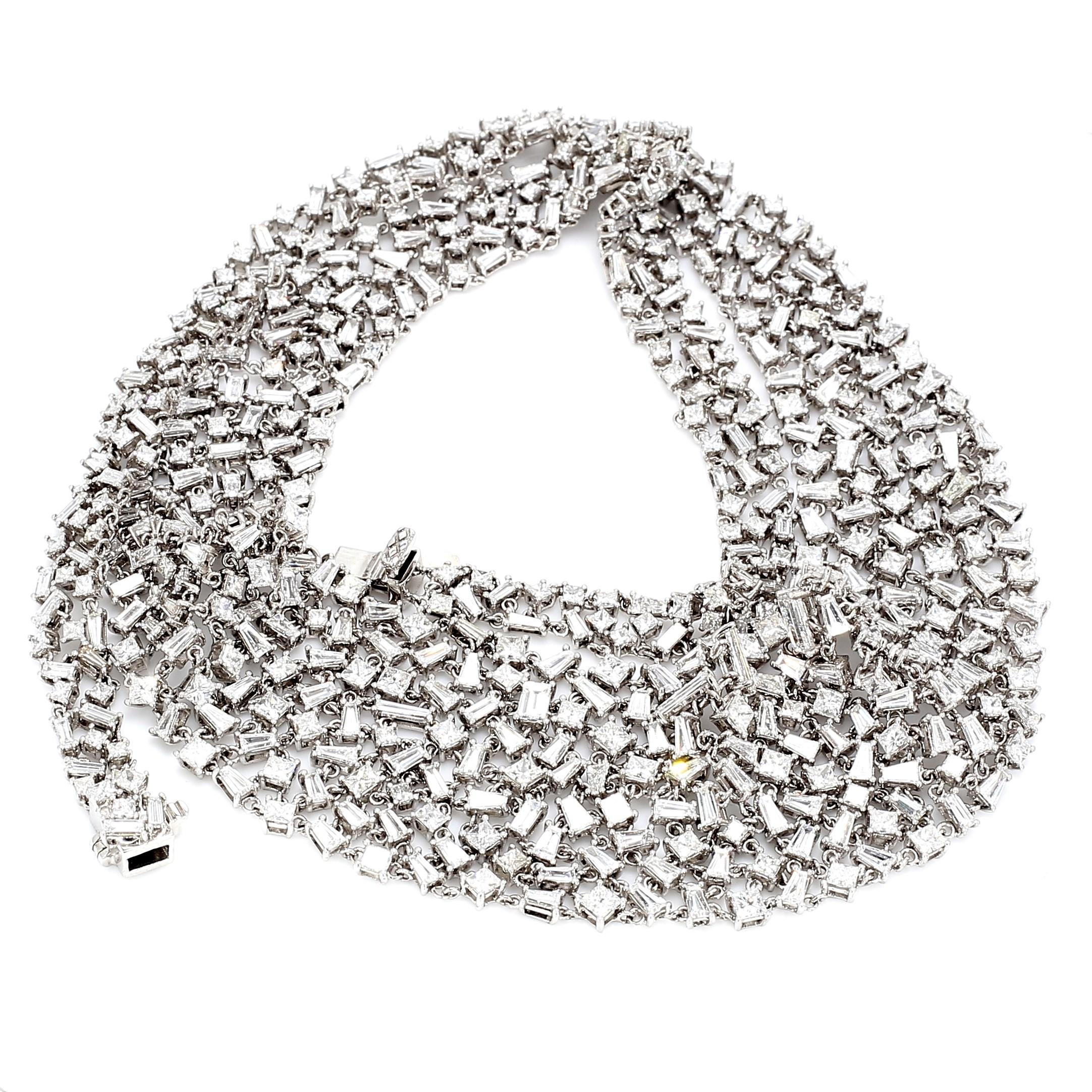 Halskette im Prinzessin-Stil mit Prinzessin- und Baguette-Diamanten.  D22.70ct.t.w. (Carréschliff) im Angebot