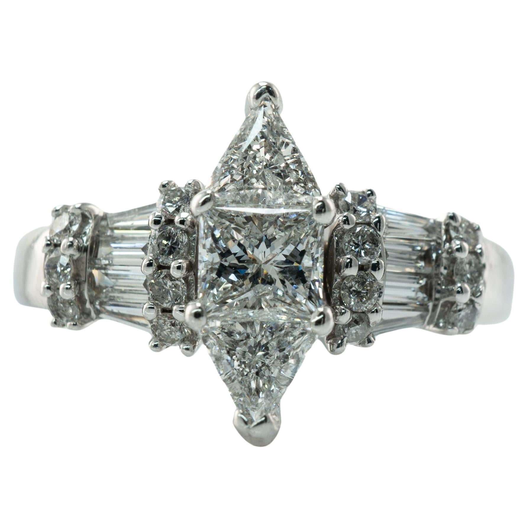     Diamant Princesse Trillion  Bague de fiançailles en or blanc 14 carats 1,95 TDW