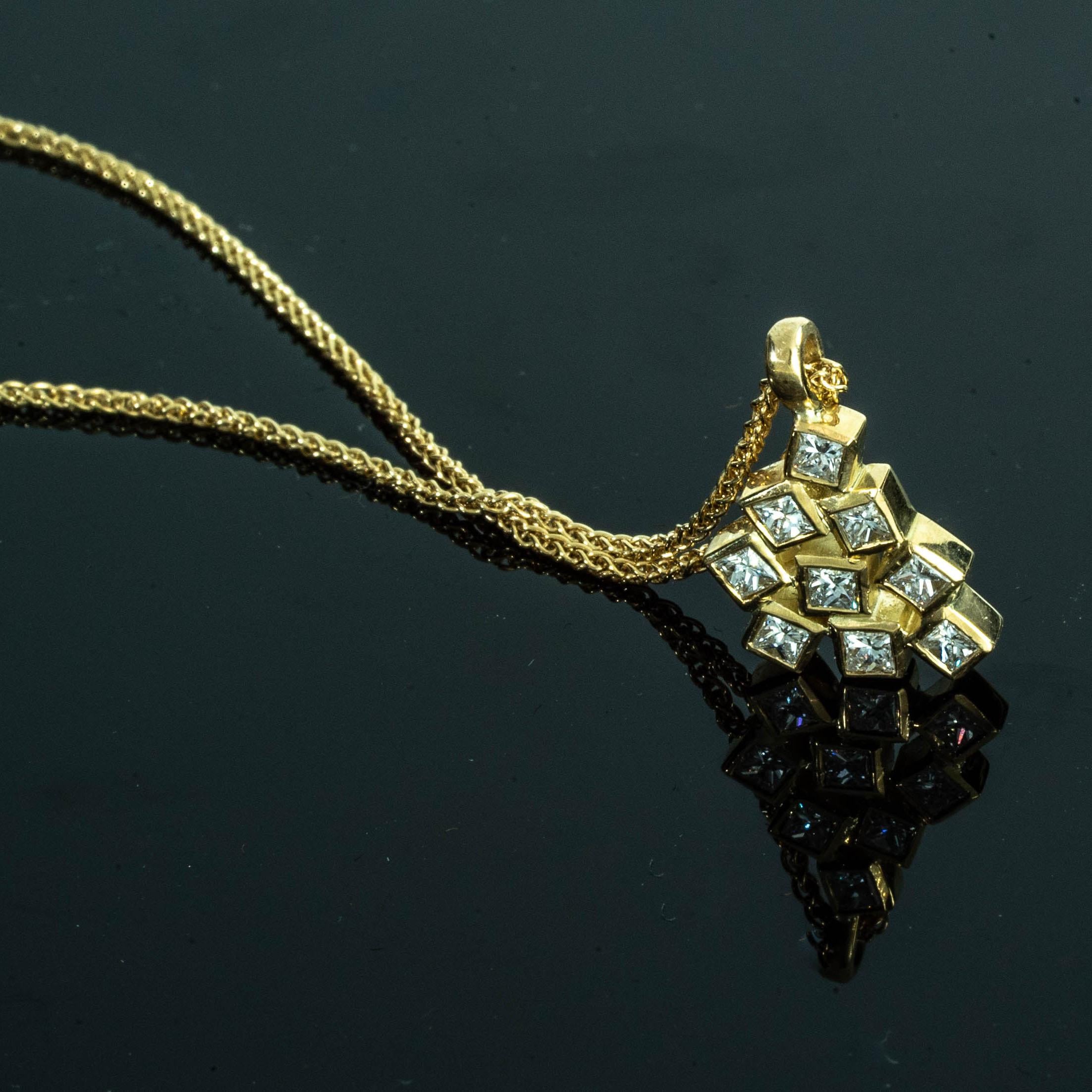 Princess Cut Princess VS Diamonds, 18 Karat Gold Pendant Geometric Pendant for Women 18 Karat For Sale