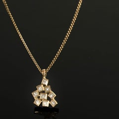 Princess VS Diamonds, 18 Karat Gold Pendant Geometric Pendant for Women 18 Karat
