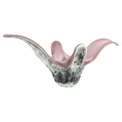 Centre de table animal imprimé en verre opalin violet, blanc et gris, Italie, années 1960