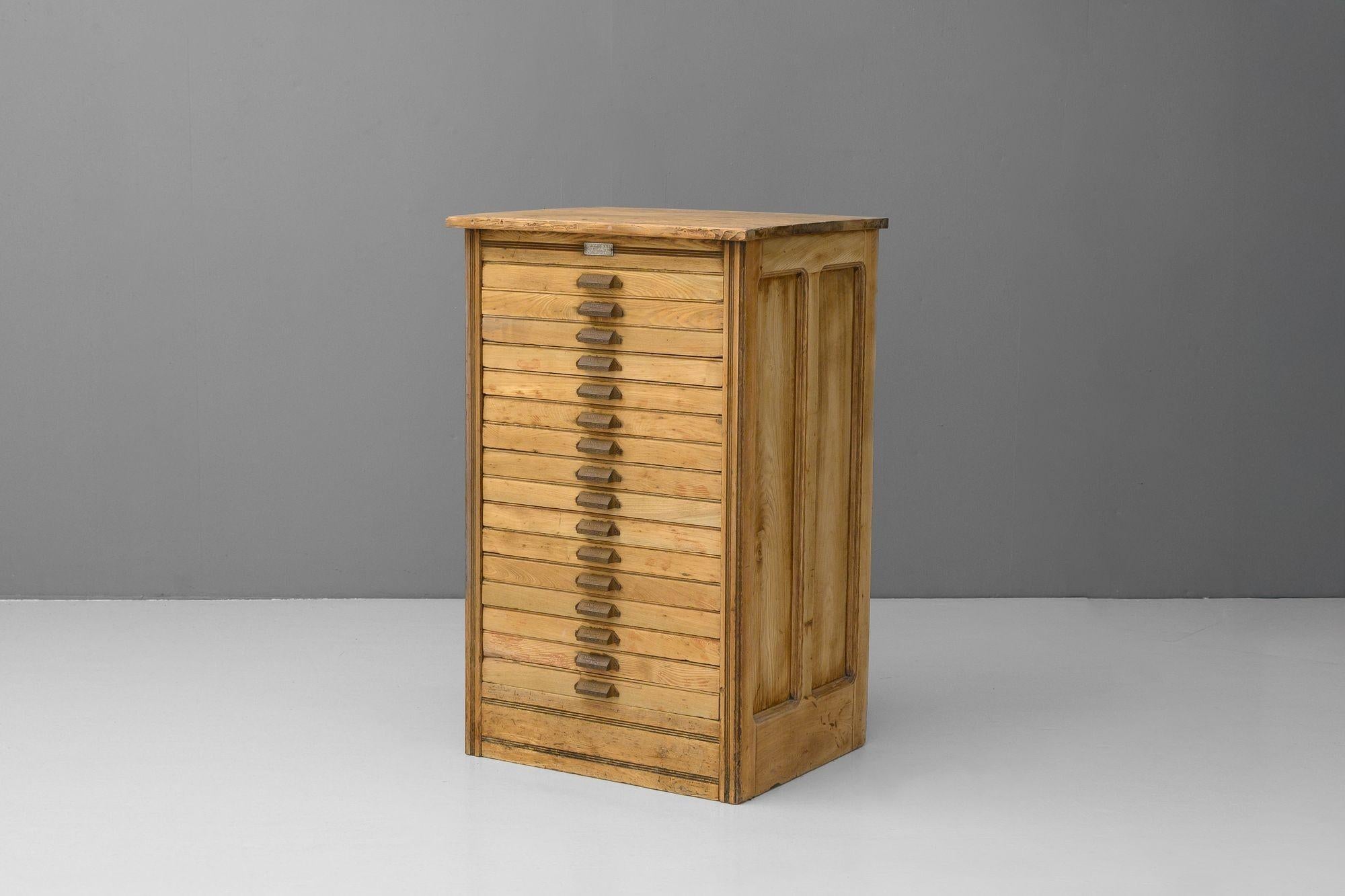 Ash drawers with original cast steel handles. Circa 1900


H 109cm x W 69cm x D 56cm