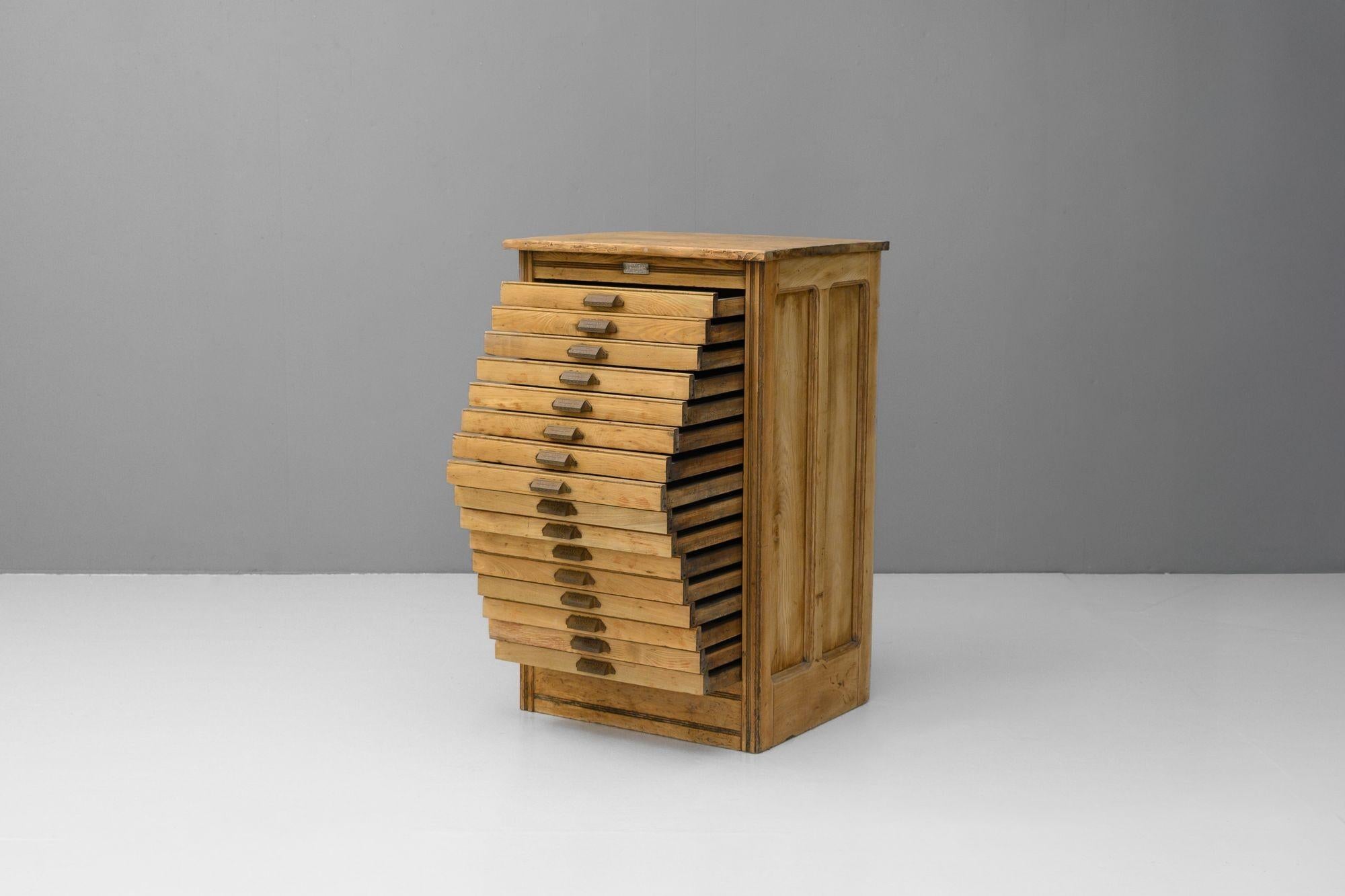 Early 20th Century Print Block Chest For Sale