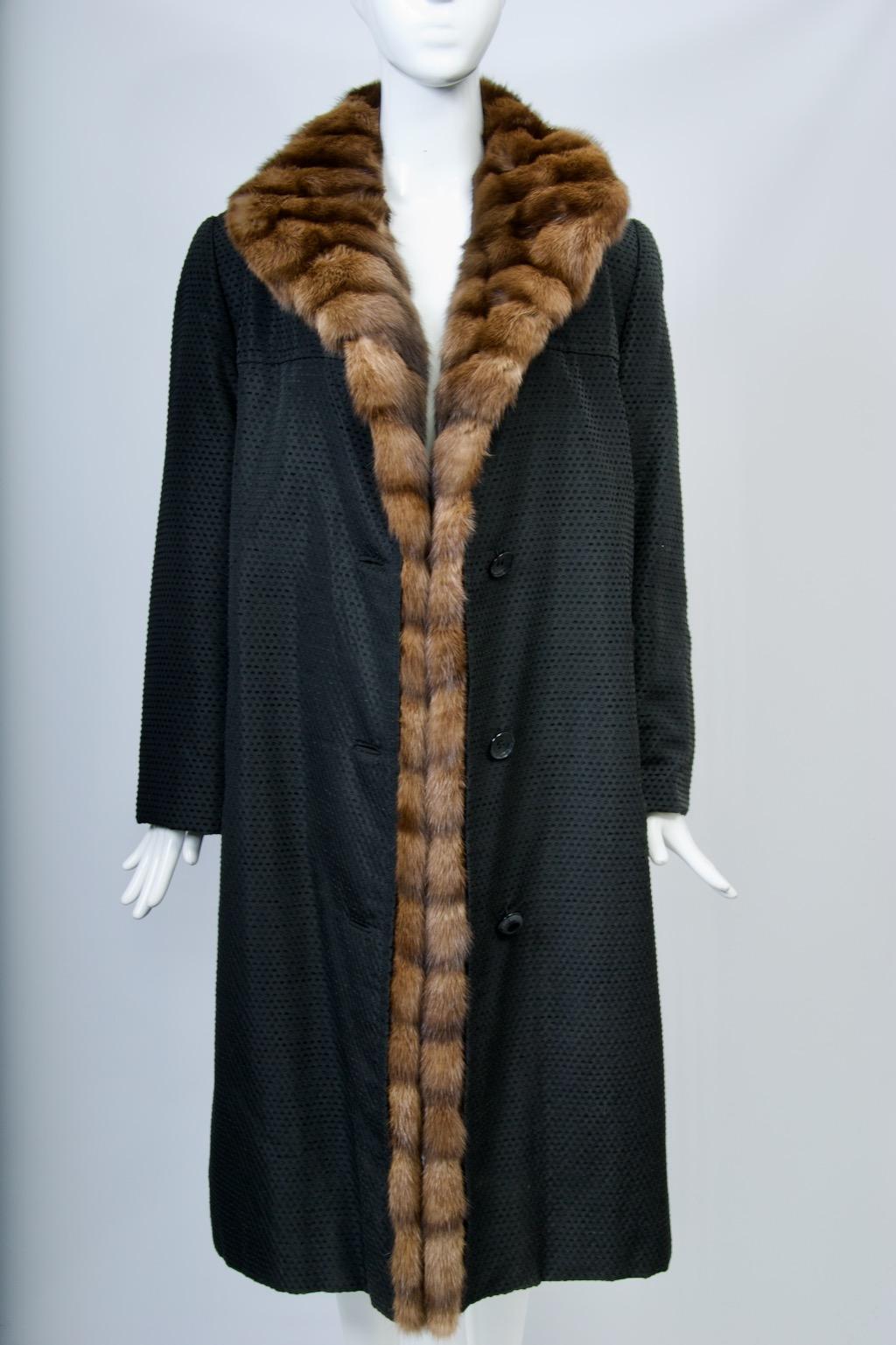 Print Coat with Sable Trim, Reversible en venta 5