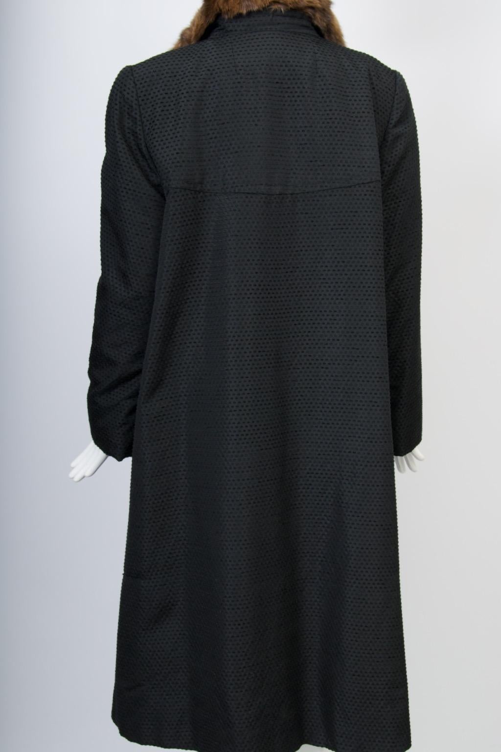 Print Coat with Sable Trim, Reversible en venta 8