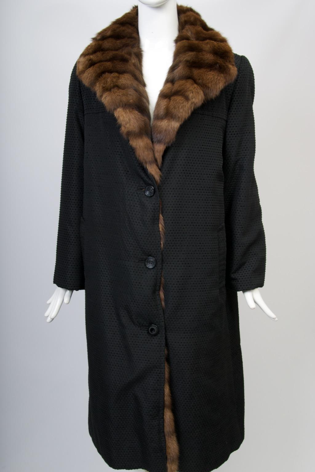 Print Coat with Sable Trim, Reversible en venta 10