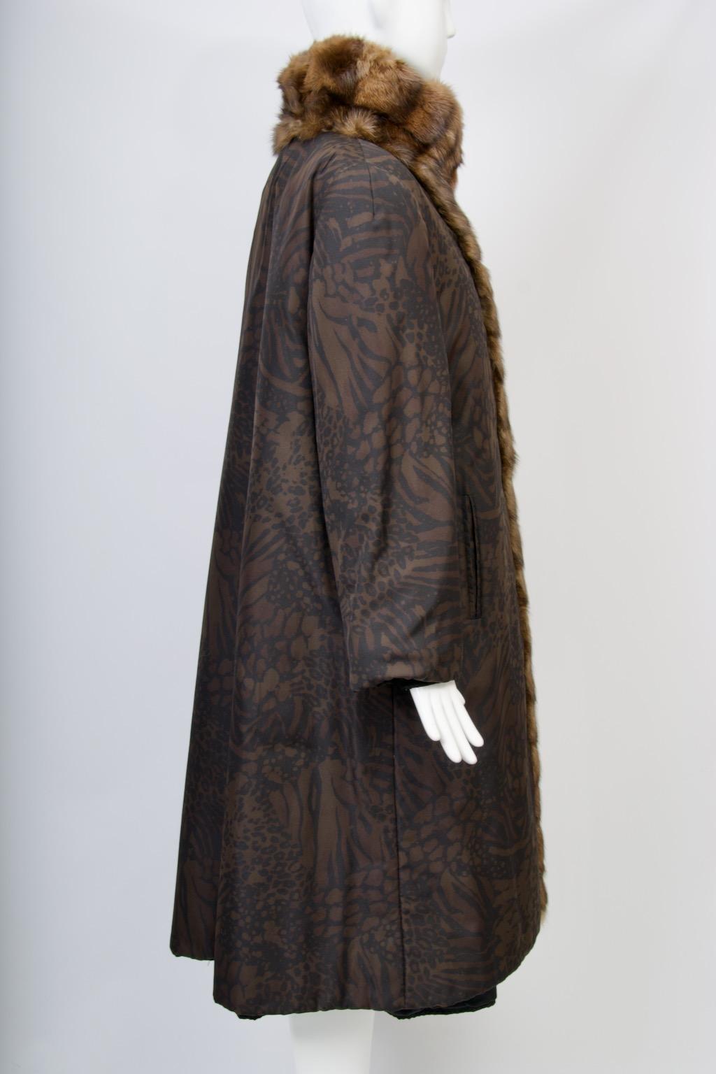 Print Coat with Sable Trim, Reversible en Bueno estado para la venta en Alford, MA