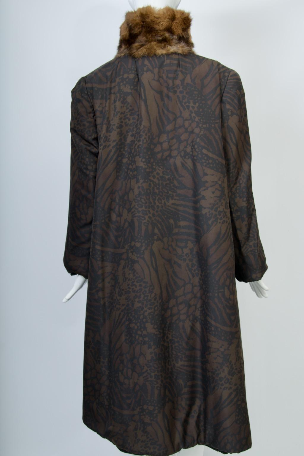 De las mujeres Print Coat with Sable Trim, Reversible en venta
