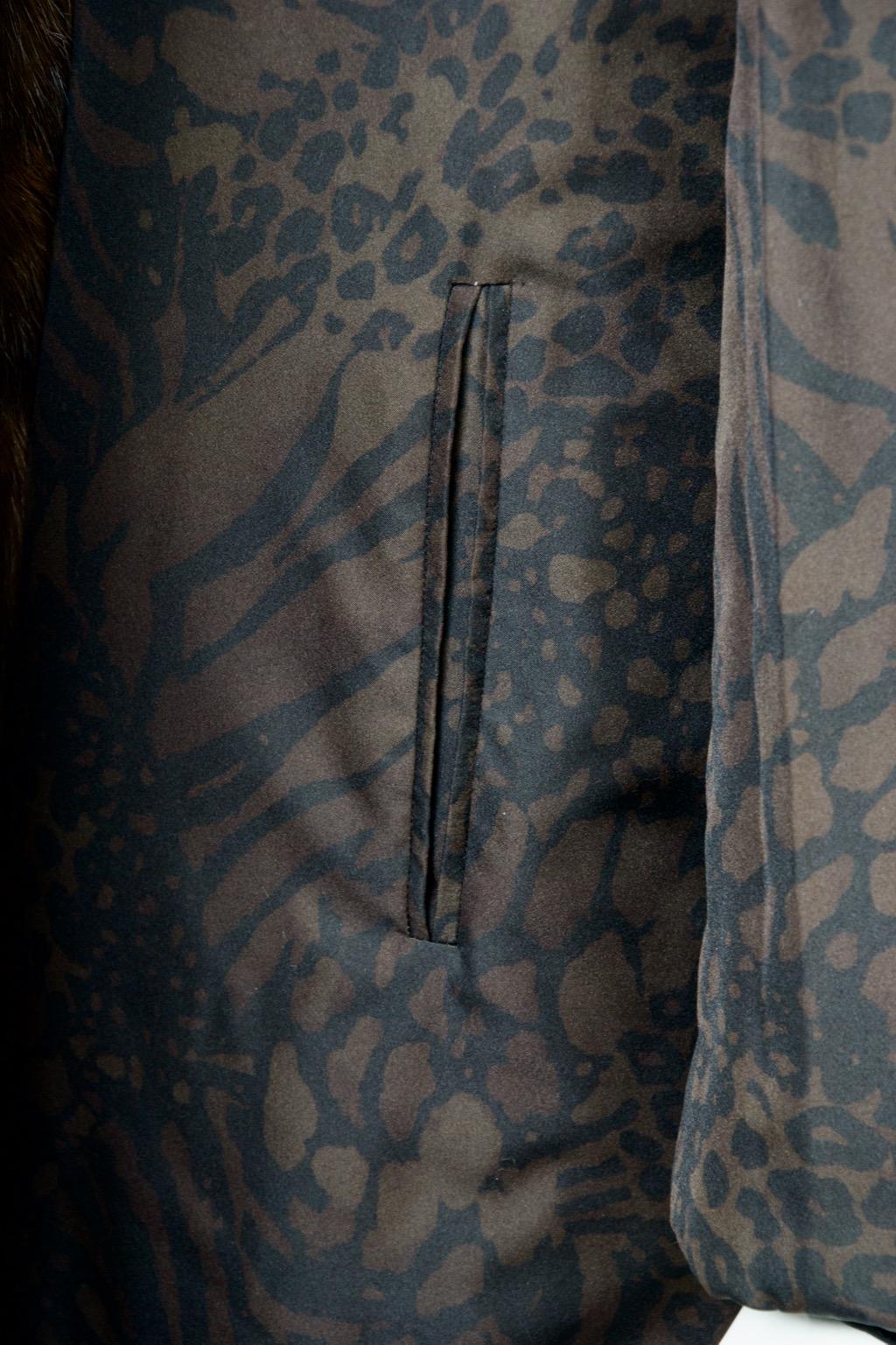 Print Coat with Sable Trim, Reversible en venta 2