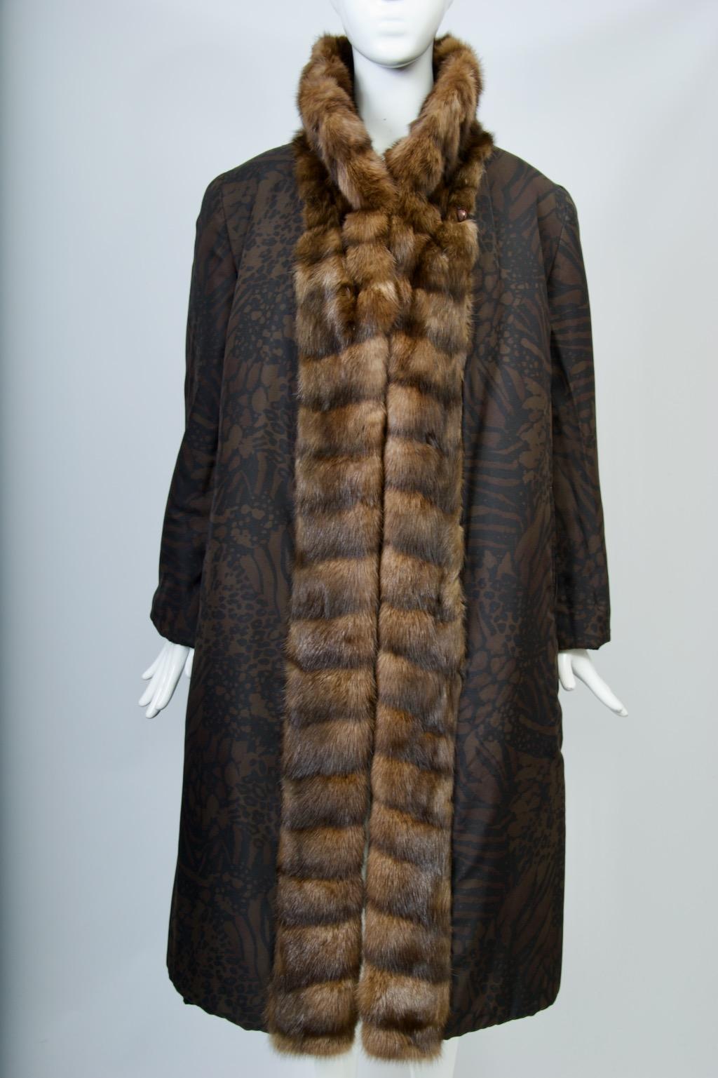Print Coat with Sable Trim, Reversible en venta 3