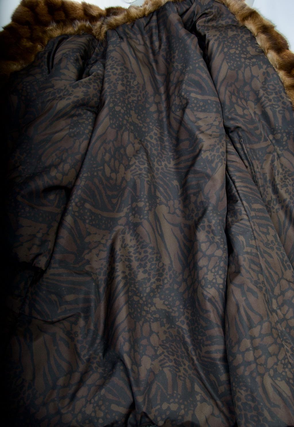 Print Coat with Sable Trim, Reversible en venta 4