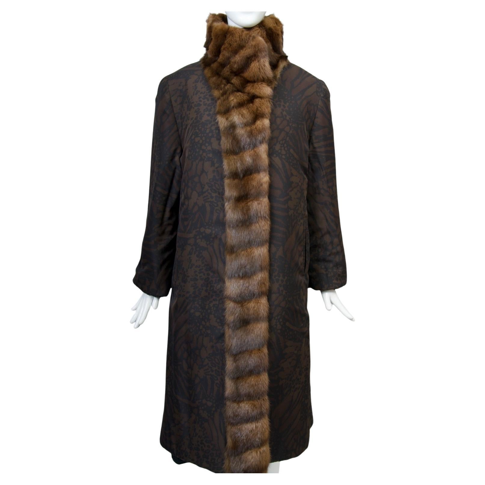Print Coat with Sable Trim, Reversible en venta