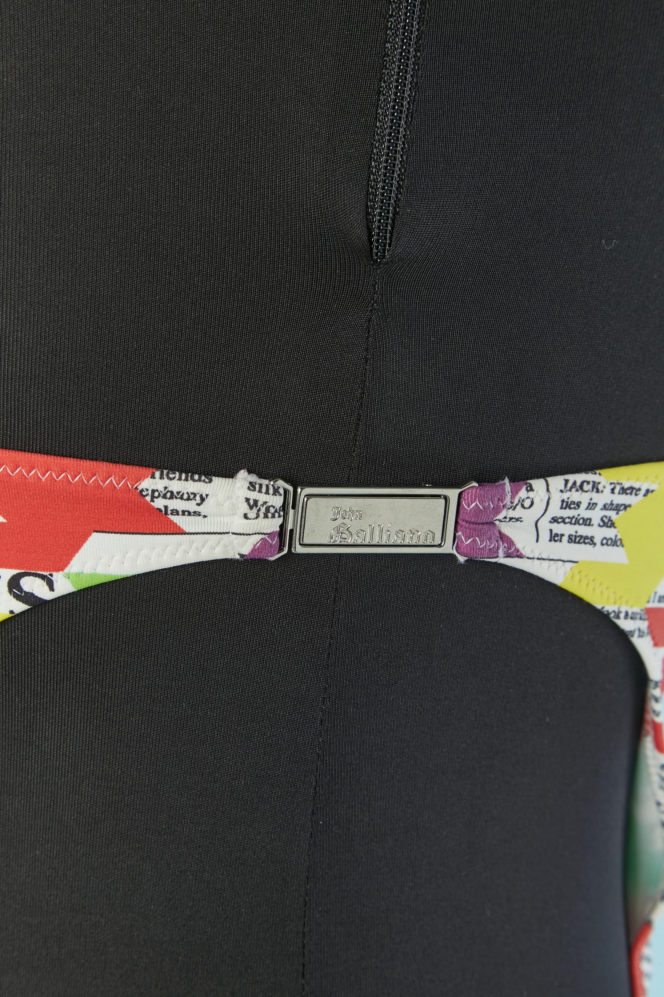 Bedruckter rückenfreier Badeanzug mit blauer Rüsche GALLIANO im Angebot 1