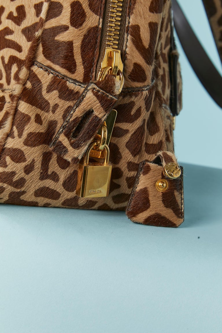 Sac à main en fourrure de veau imprimée PRADA En vente sur