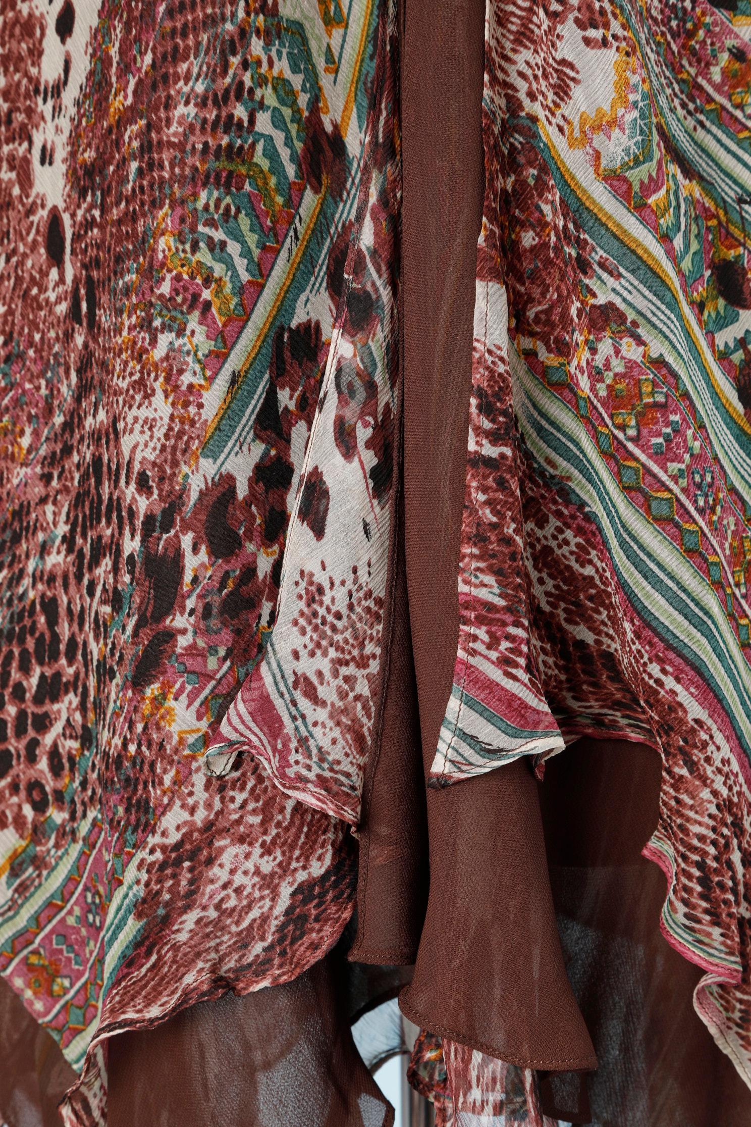 Vestido de gasa estampada Sue Wong Marrón