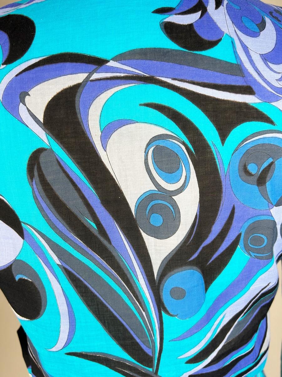 Printed cotton blouse and skirt set by Emilio Pucci - Circa 1970-1980 For Sale 7