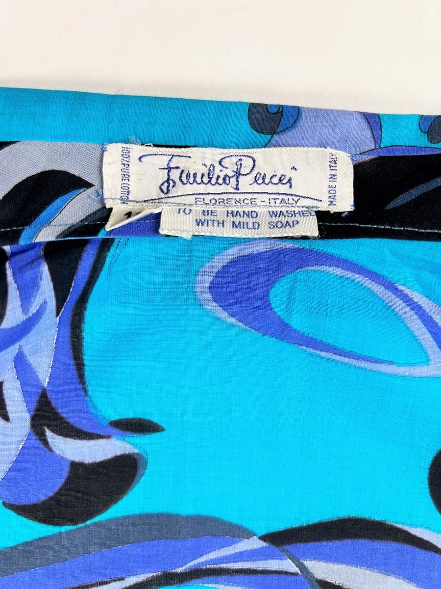 Printed cotton blouse and skirt set by Emilio Pucci - Circa 1970-1980 In Good Condition For Sale In Toulon, FR