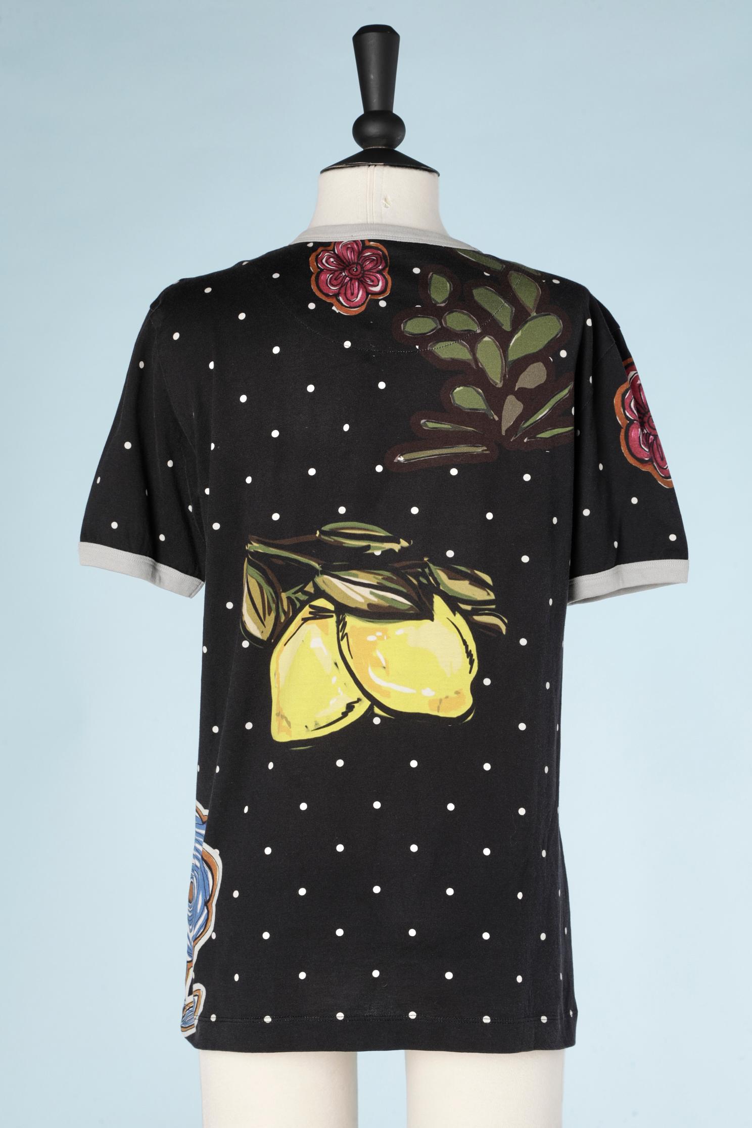 Femenino o masculino Camiseta de algodón estampada con cierre de 3 botones en la parte superior delantera Dolce & Gabbana en venta