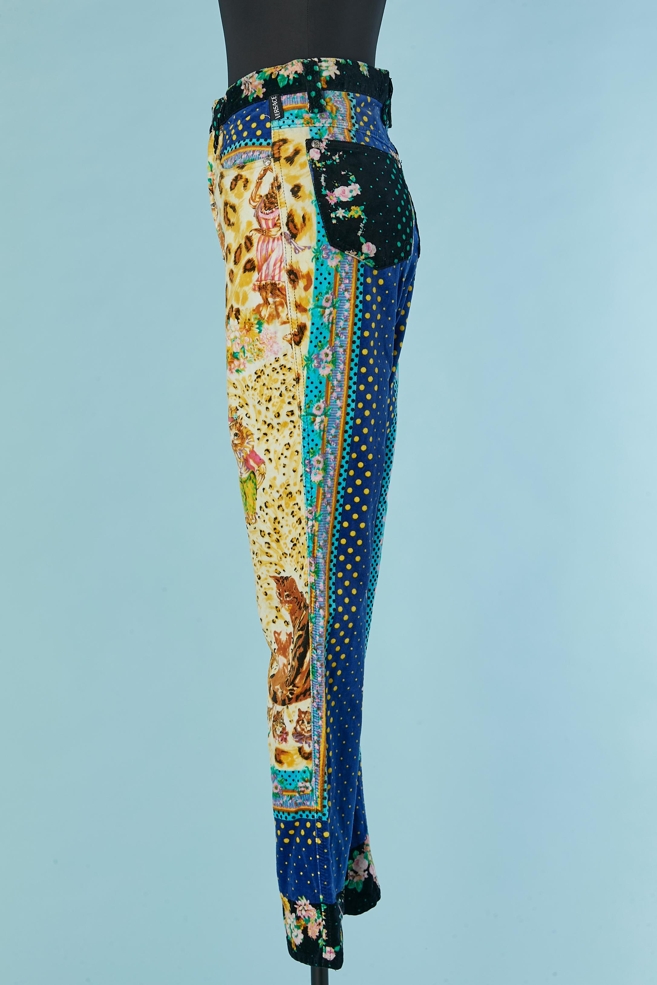 Jean en velours de coton imprimé VERSACE Jeans Couture en vente 1