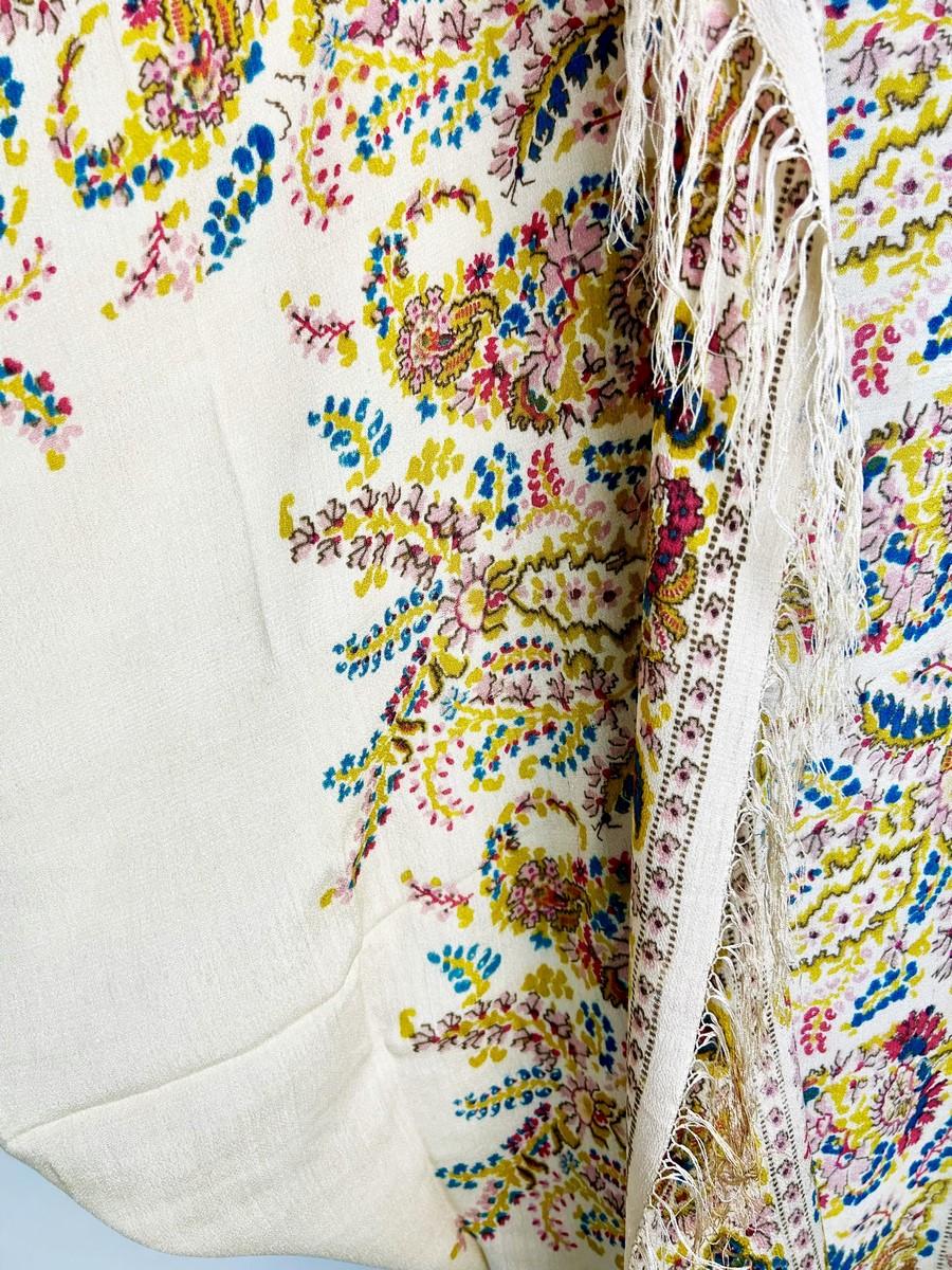 Printed crepe Silk shawl with Paisley design - France or England Circa 1880-1900 For Sale 6
