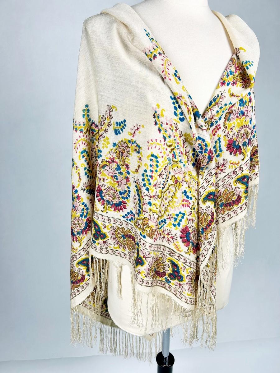 Printed crepe Silk shawl with Paisley design - France or England Circa 1880-1900 For Sale 1