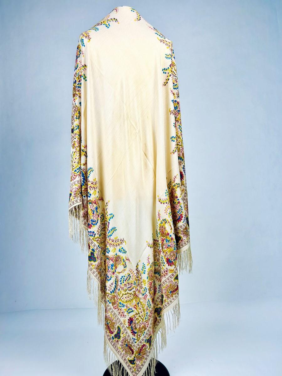 Printed crepe Silk shawl with Paisley design - France or England Circa 1880-1900 For Sale 4