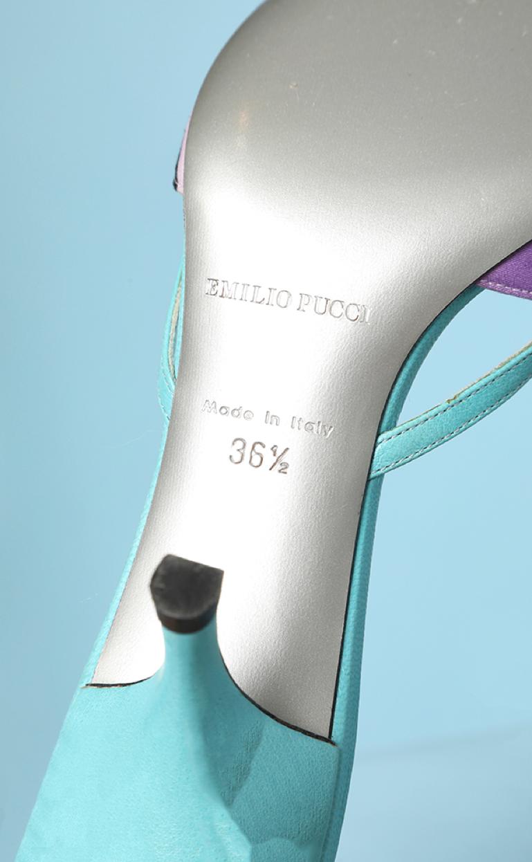 Women's Printed fabric and blue leather mule shoes  with bow and beads Emilio Pucci For Sale